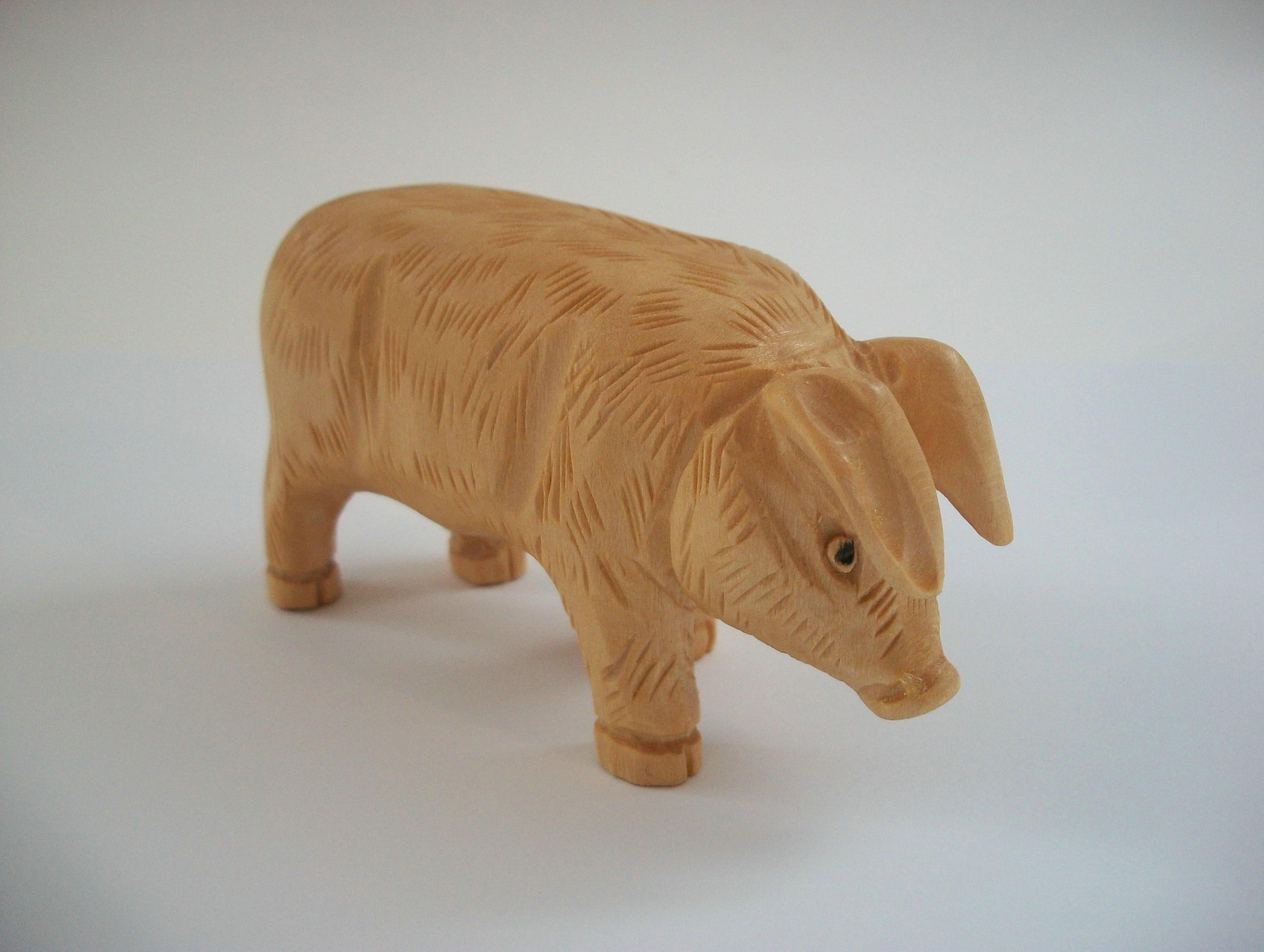 Canadian NOËL GUAY - Vintage Folk Art Pine Pig Sculpture - Canada - Late 20th Century For Sale