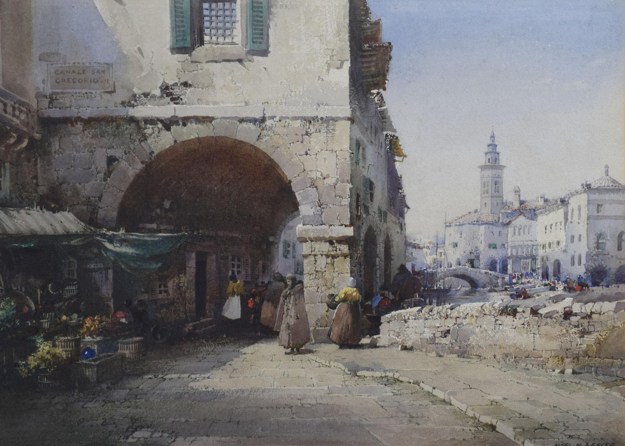 Escena callejera continental con edificios entramados, figuras y un arco. La acuarela la firmó Noel. H. Leaver.
Dimensiones
Altura 20 pulgadas
Anchura 23,5 pulgadas
Profundidad 1 pulgada.