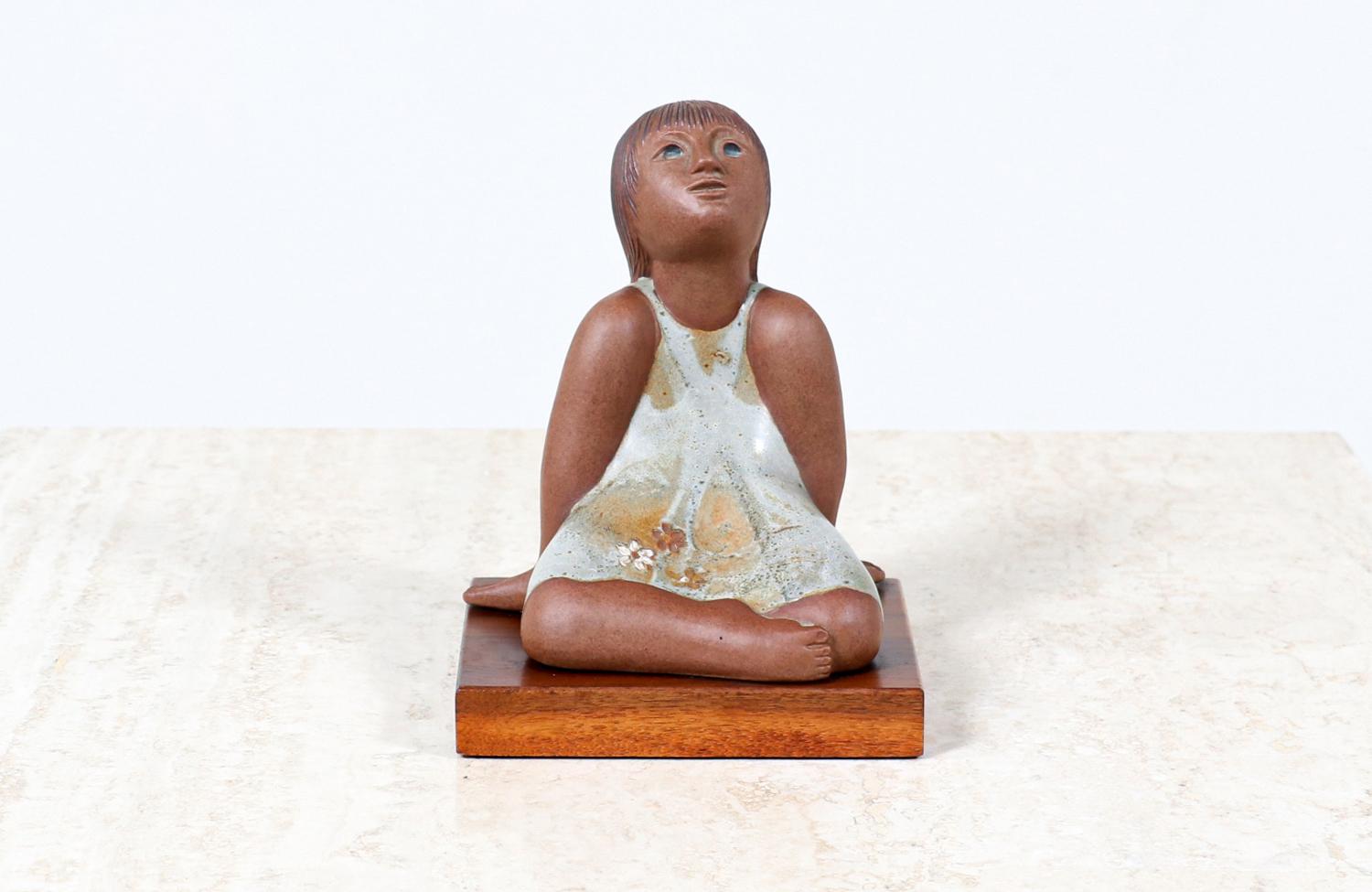 Mid-Century Modern Noel Osheroff Ceramic Girl Figure Sculpture for Robert Maxwell Studio For Sale