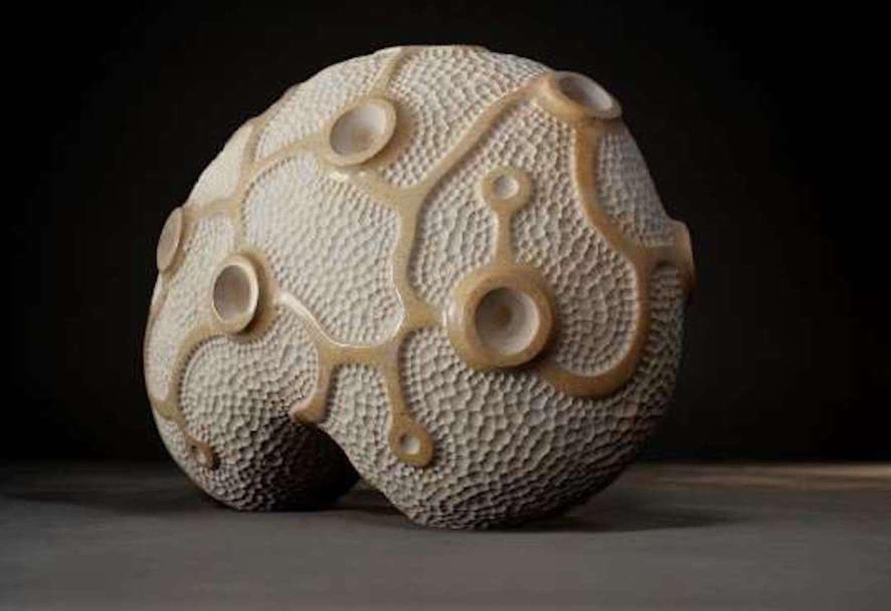 Noemi Palacios Abstract Sculpture - The Link - 21st Century, Marble sculpture, Organic shapes, nature inspired