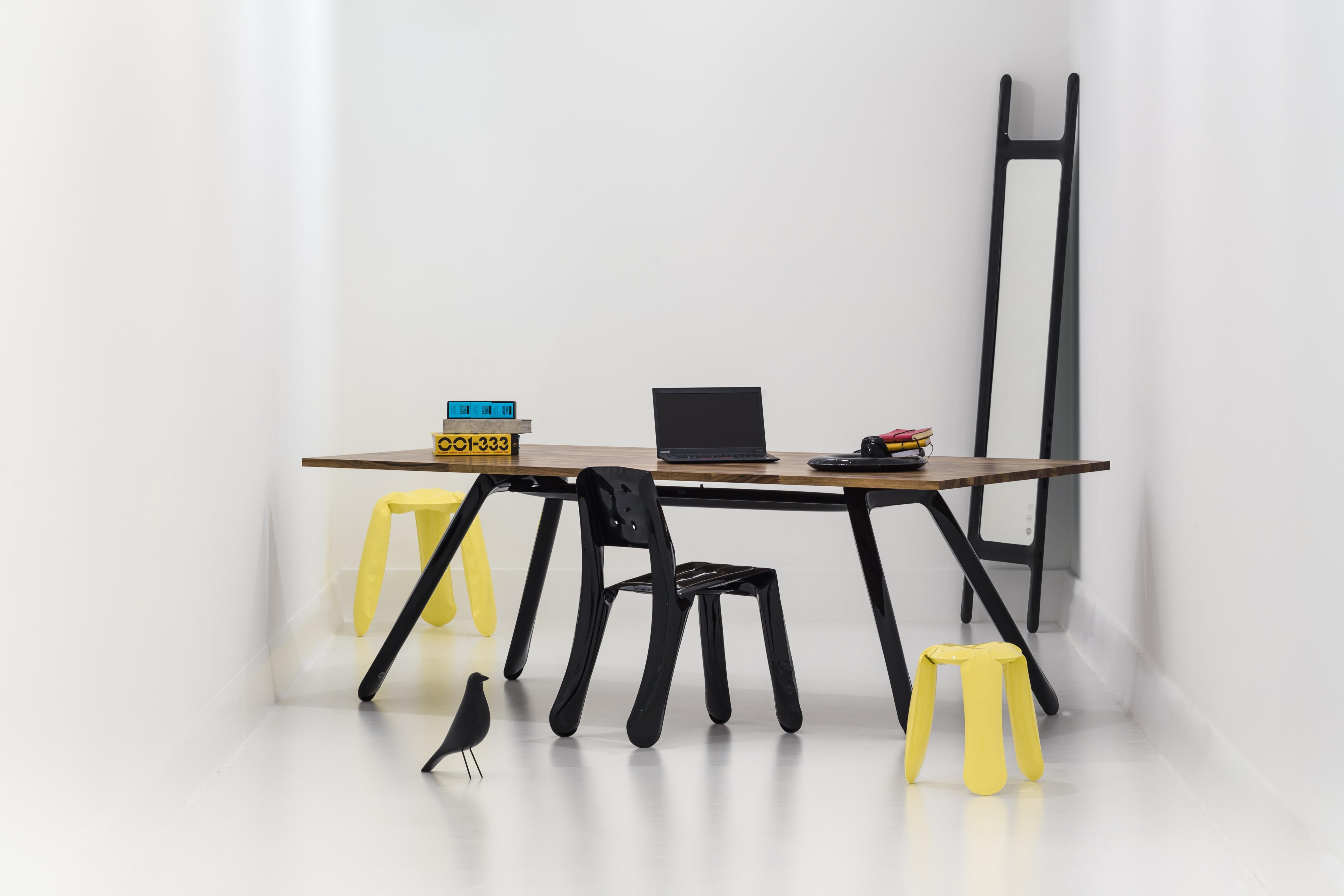 Nogi-Schreibtisch aus poliertem schwarzem, glänzendem Kohlenstoffstahl von Zieta im Angebot 1