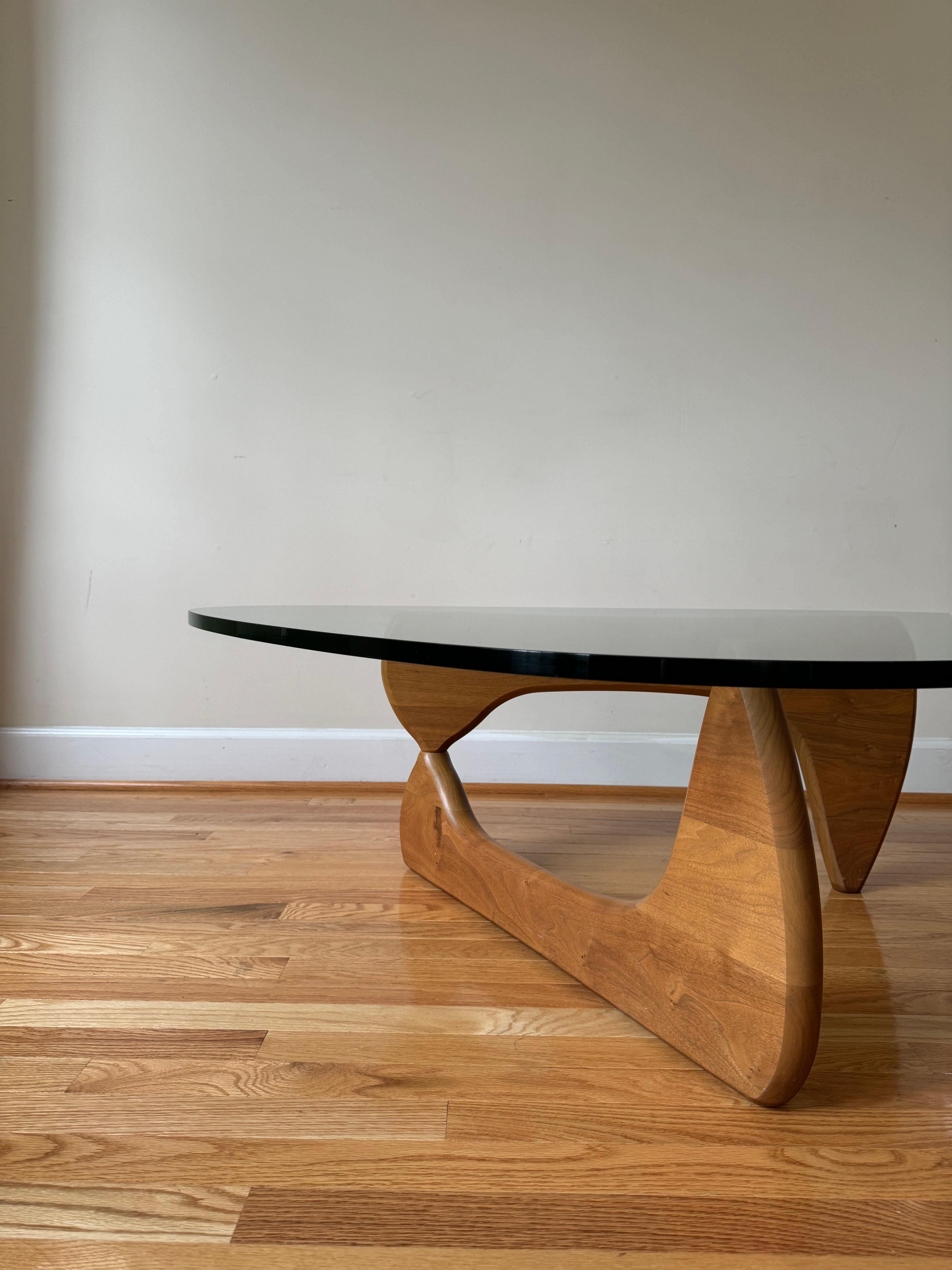 Noguchi Coffee Table by Isamu Noguchi for Herman Miller 1