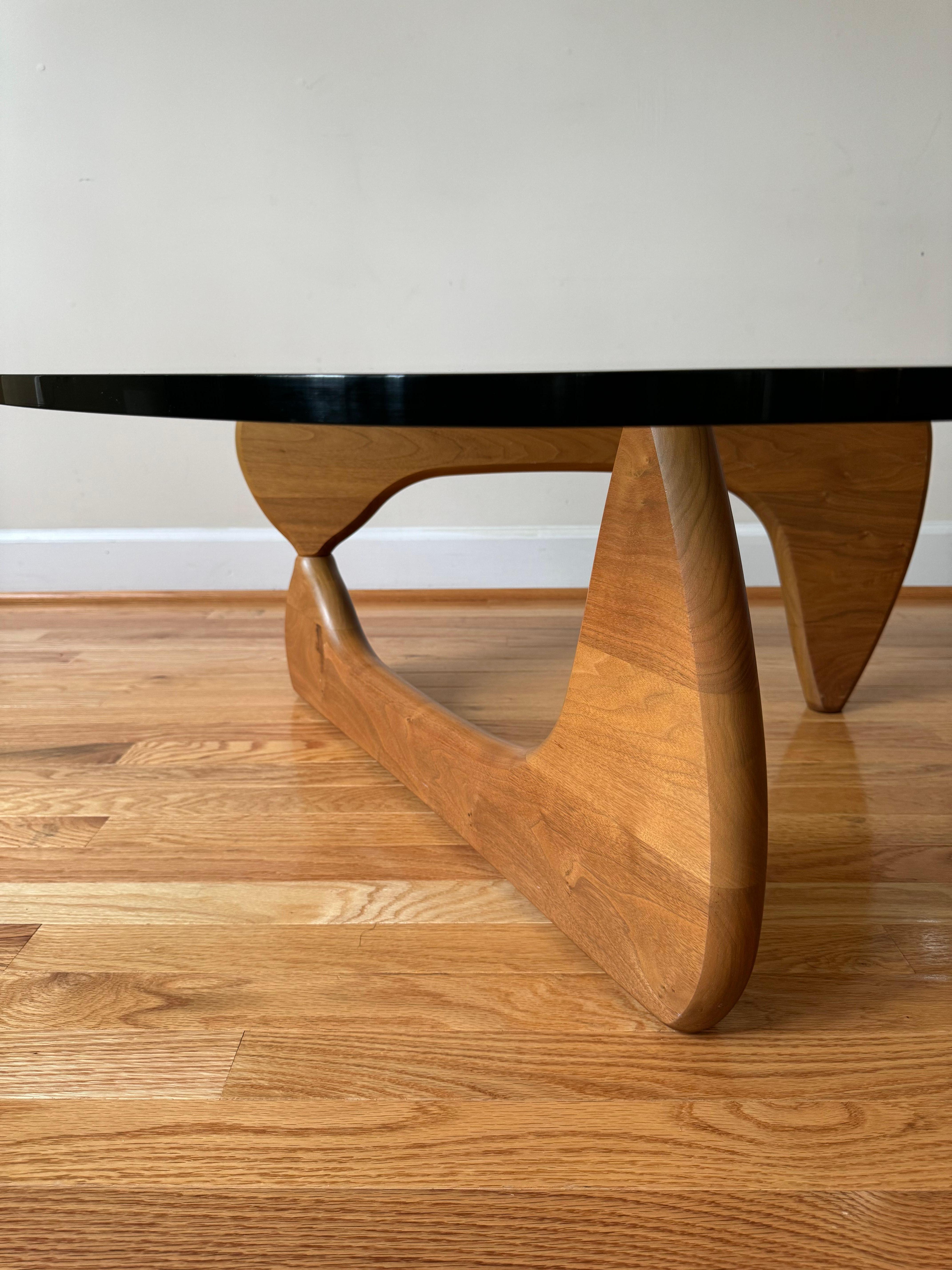 Noguchi Coffee Table by Isamu Noguchi for Herman Miller 3