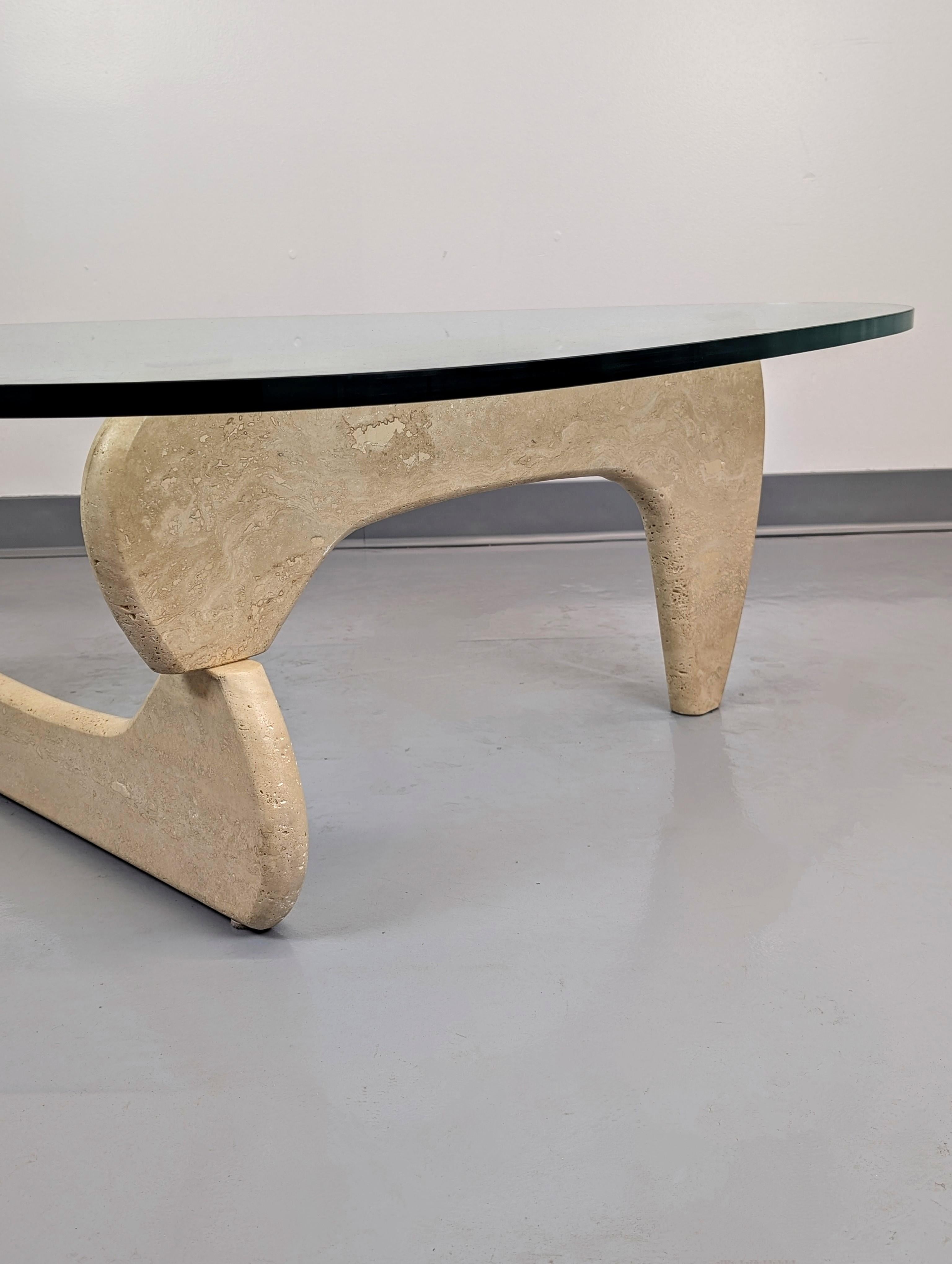 Noguchi IN-50 Style Travertine Coffee Table In condizioni buone in vendita a Lynn, MA