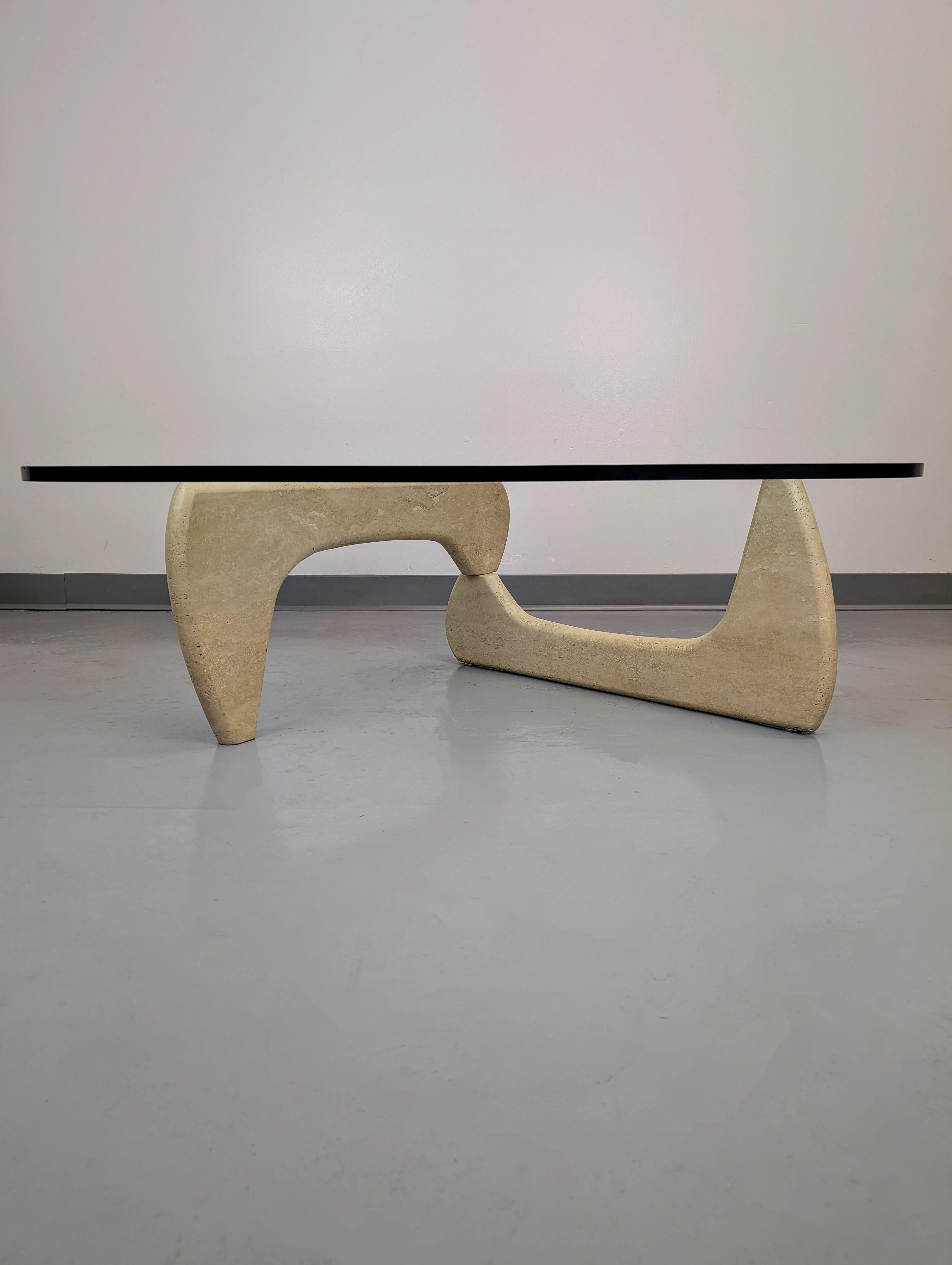 Vetro Noguchi IN-50 Style Travertine Coffee Table in vendita