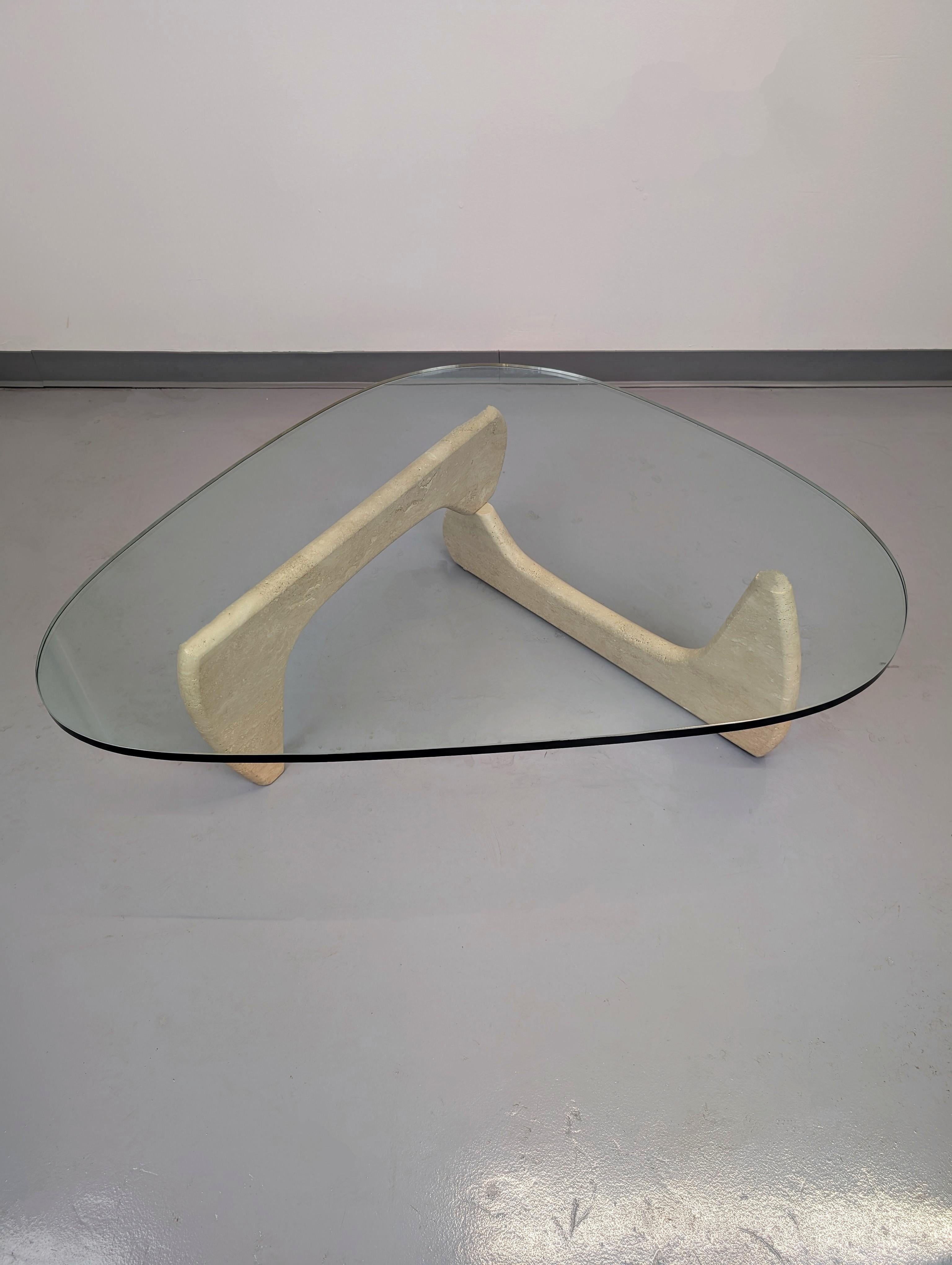 Noguchi IN-50 Style Travertine Coffee Table in vendita 3