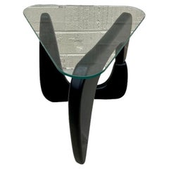 Noguchi Stil Dreieck Glasplatte Schmaler Beistelltisch