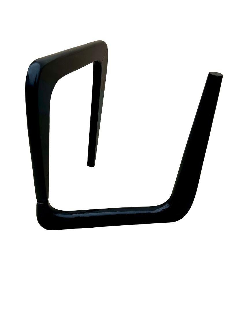 Noguchi Stil Dreieck Glasplatte Breite Beistelltisch (amerikanisch) im Angebot