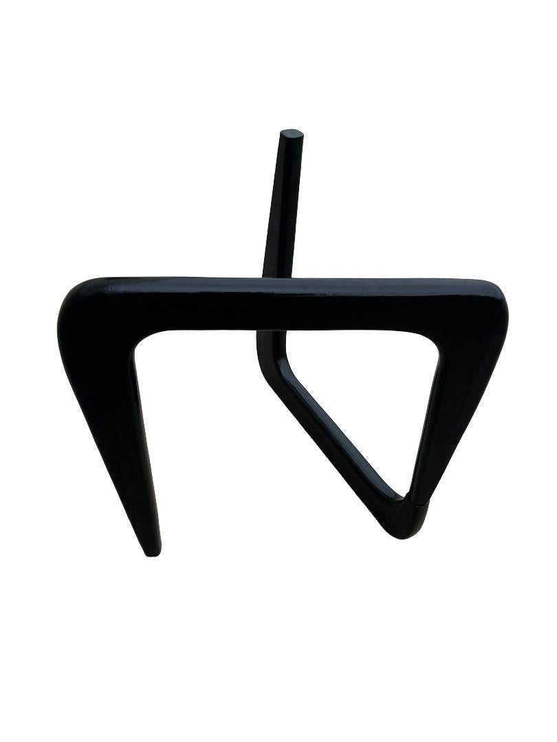 Noguchi Stil Dreieck Glasplatte Breite Beistelltisch (Holz) im Angebot