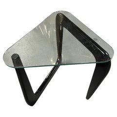 Table d'appoint large à plateau en verre triangulaire de style Noguchi