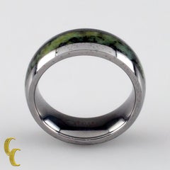 Nohe Tungsten Carbide Bandring mit grünen Marmorstreifen, Größe 8,25