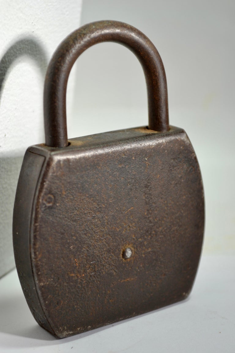 RARE GROS ANCIEN cadenas ou fer serrure epok XVIII XVIIE fer forgé