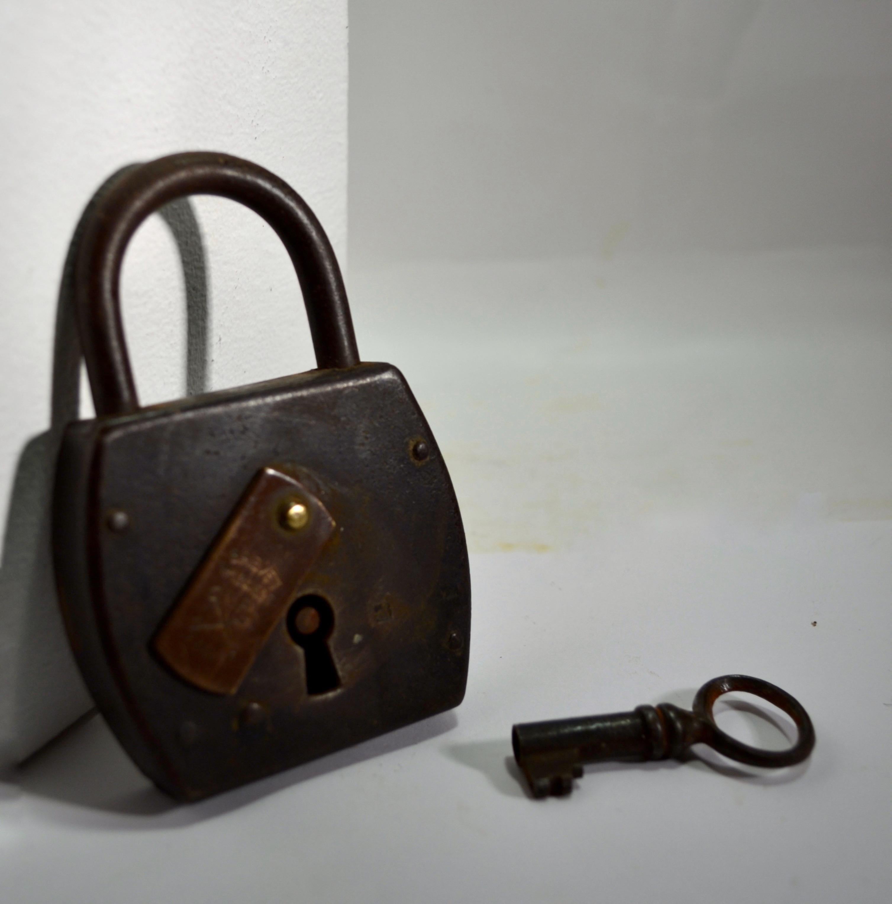 20th Century An antique large padlock & skeleton key - France - Early XXth century. For Sale