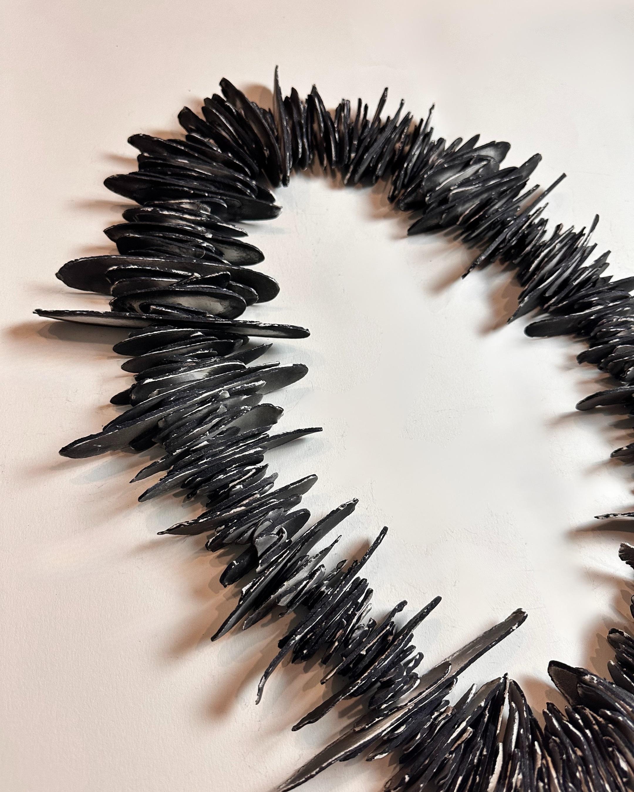Perlé Noir Nobilis Spina Garland en vente