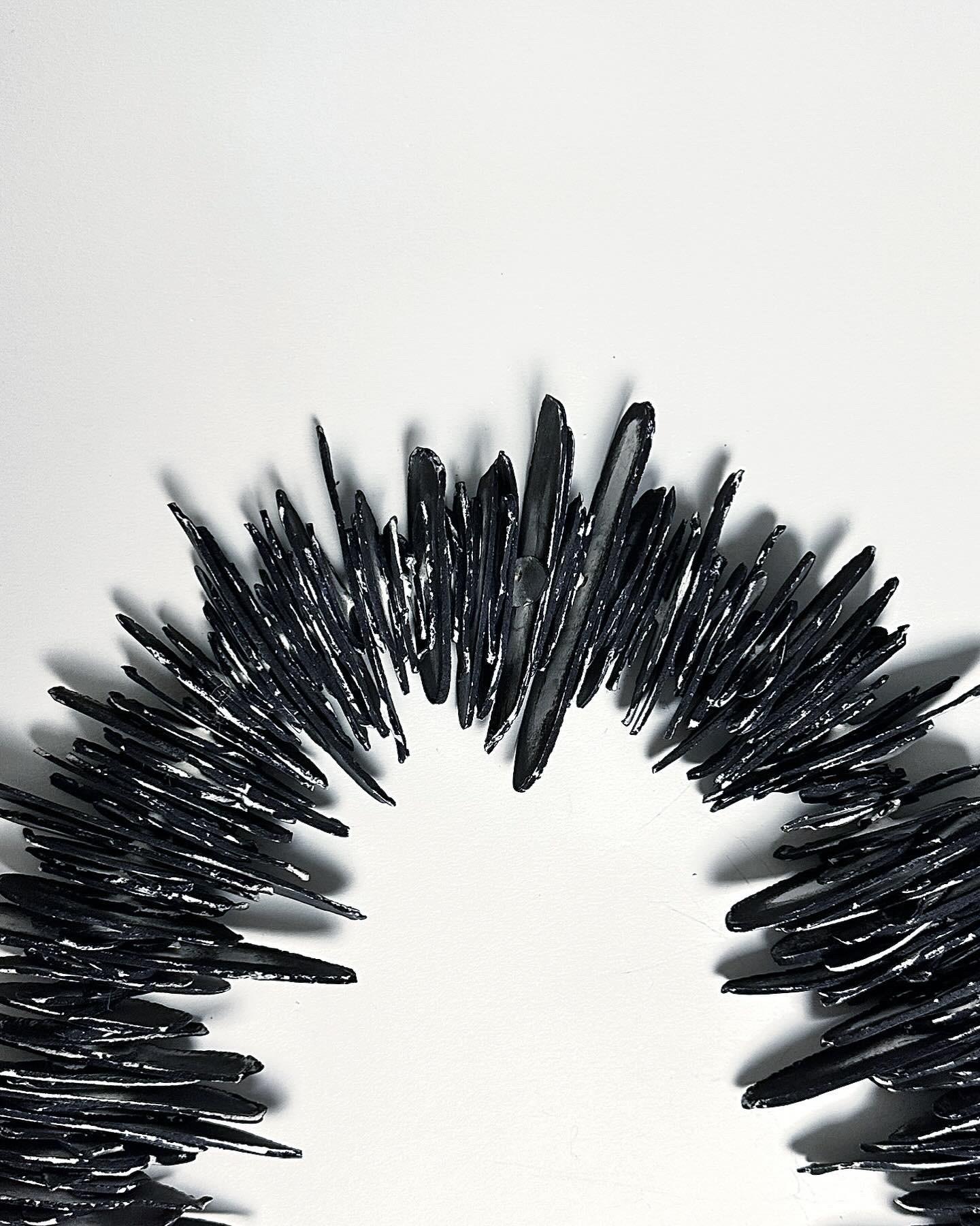 XXIe siècle et contemporain Noir Nobilis Spina Garland en vente
