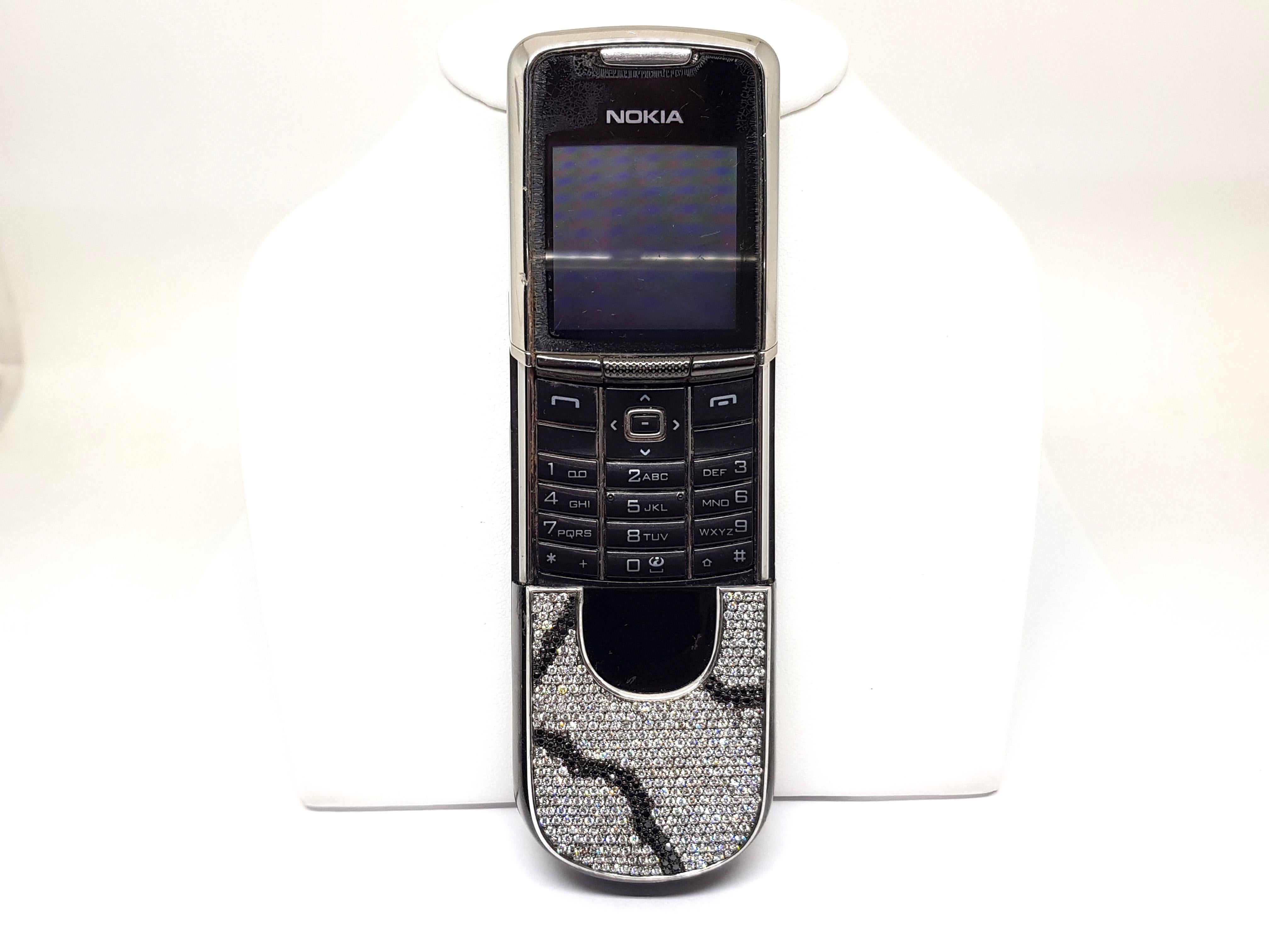 Round Cut Nokia White Diamond Studded Cell Phone