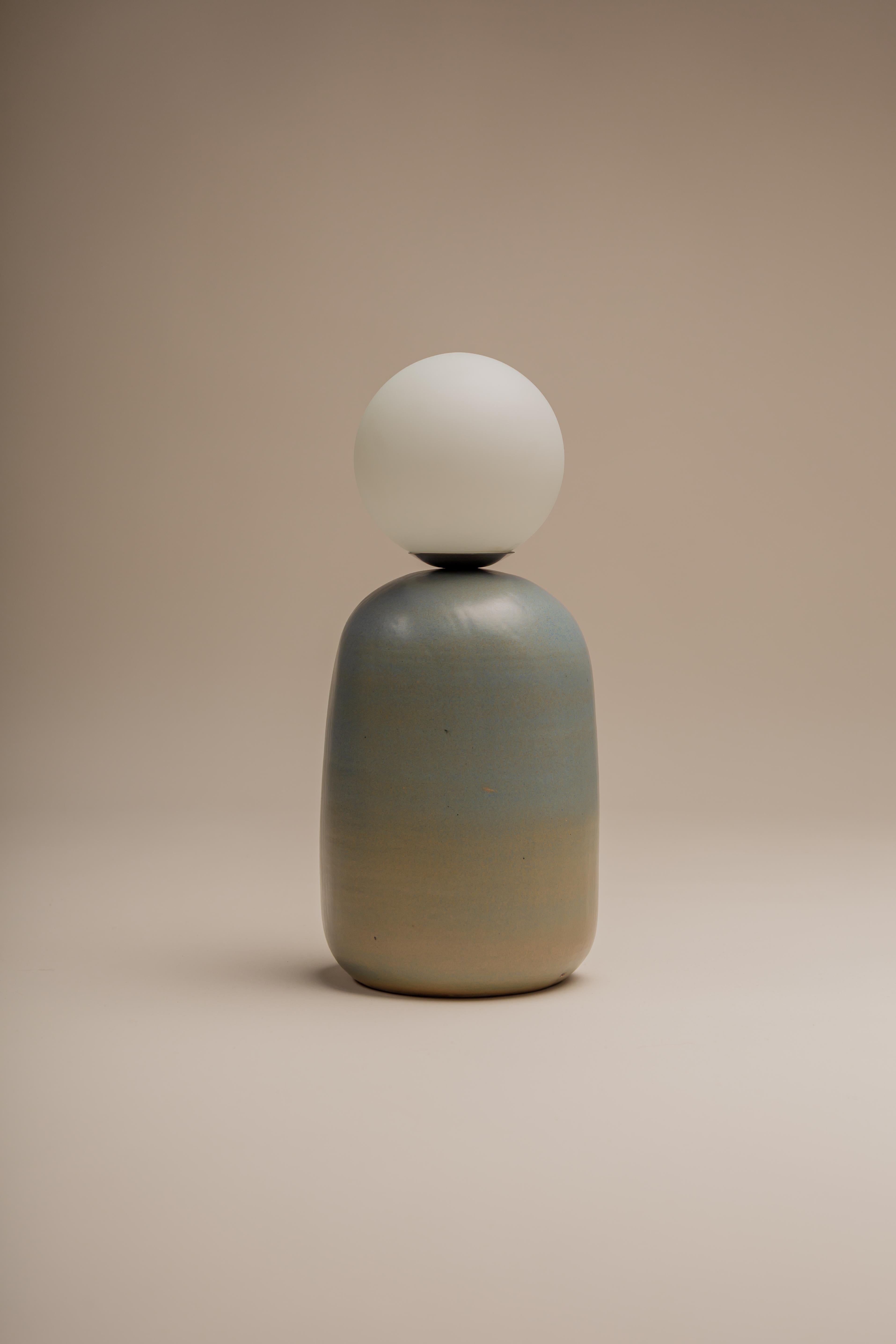 Lampe Nola en oxyde bleu par Cruc Studio

2024

Argile

L 20 X 20 X 48 cm
L 7,8