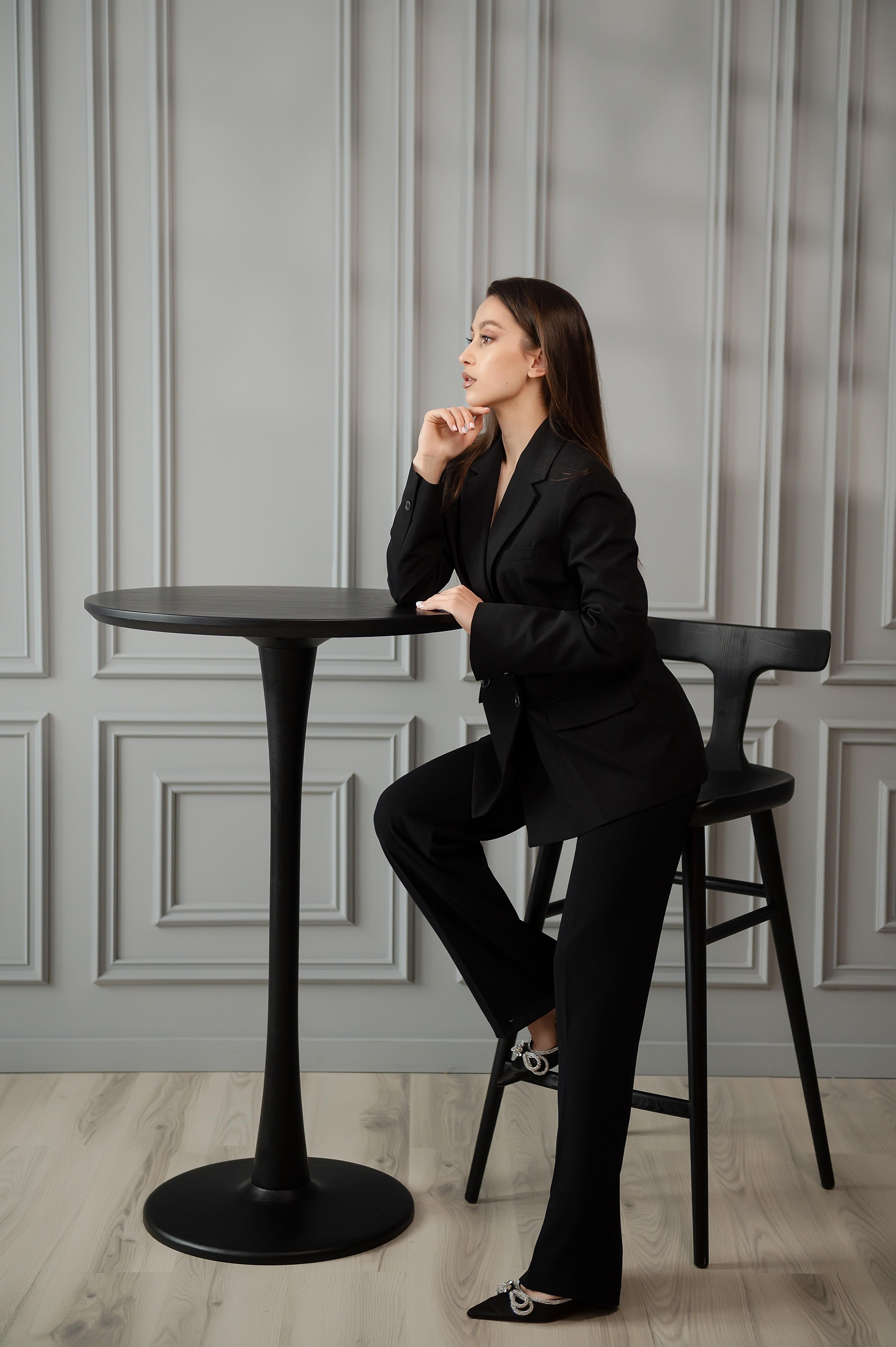 Nolan Black Ash Solid Wood Modern High Bar Table (table de bar haute) en vente 6