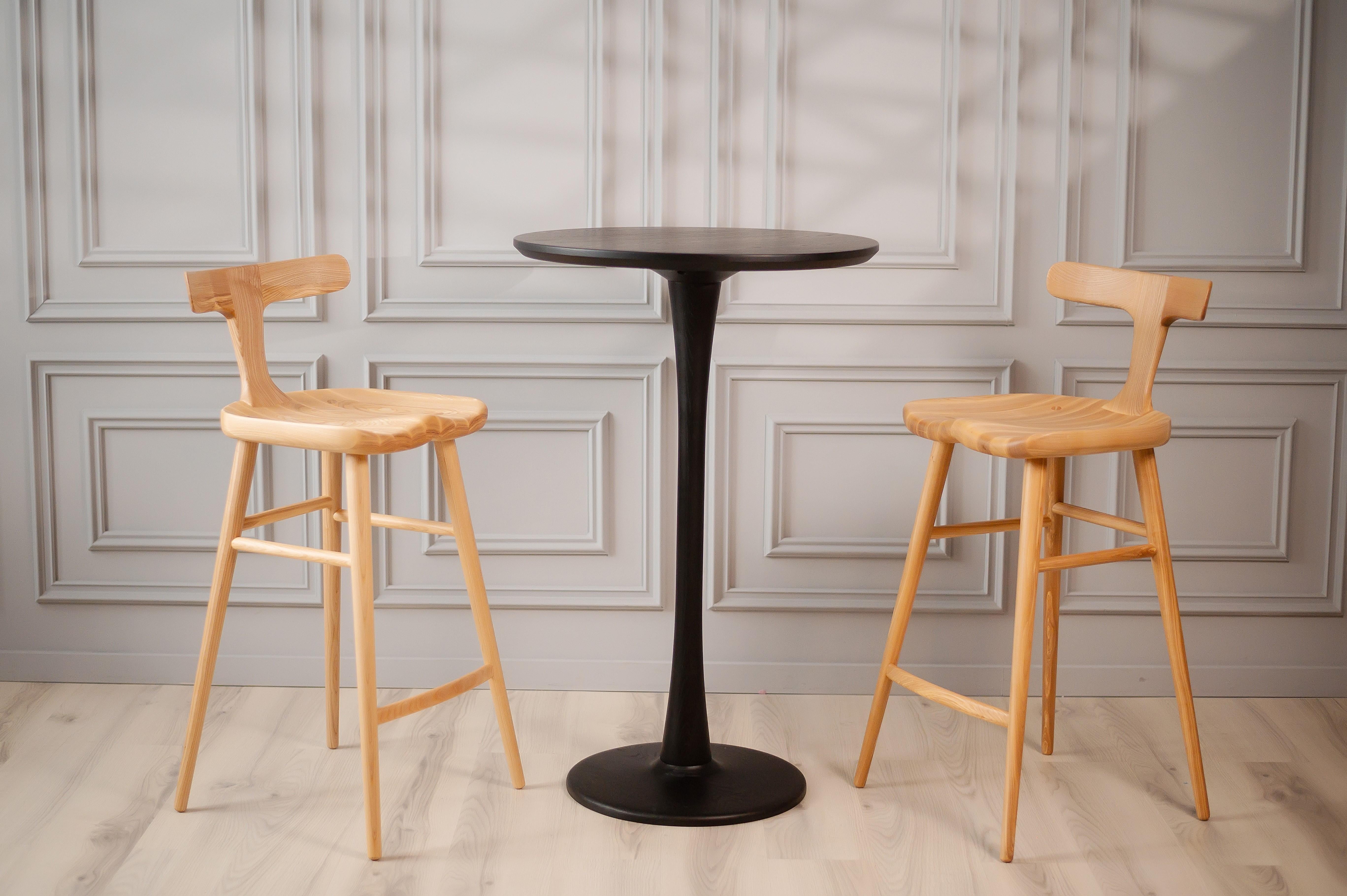 Nolan Black Ash Solid Wood Modern High Bar Table (table de bar haute) Neuf - En vente à Naperville, IL