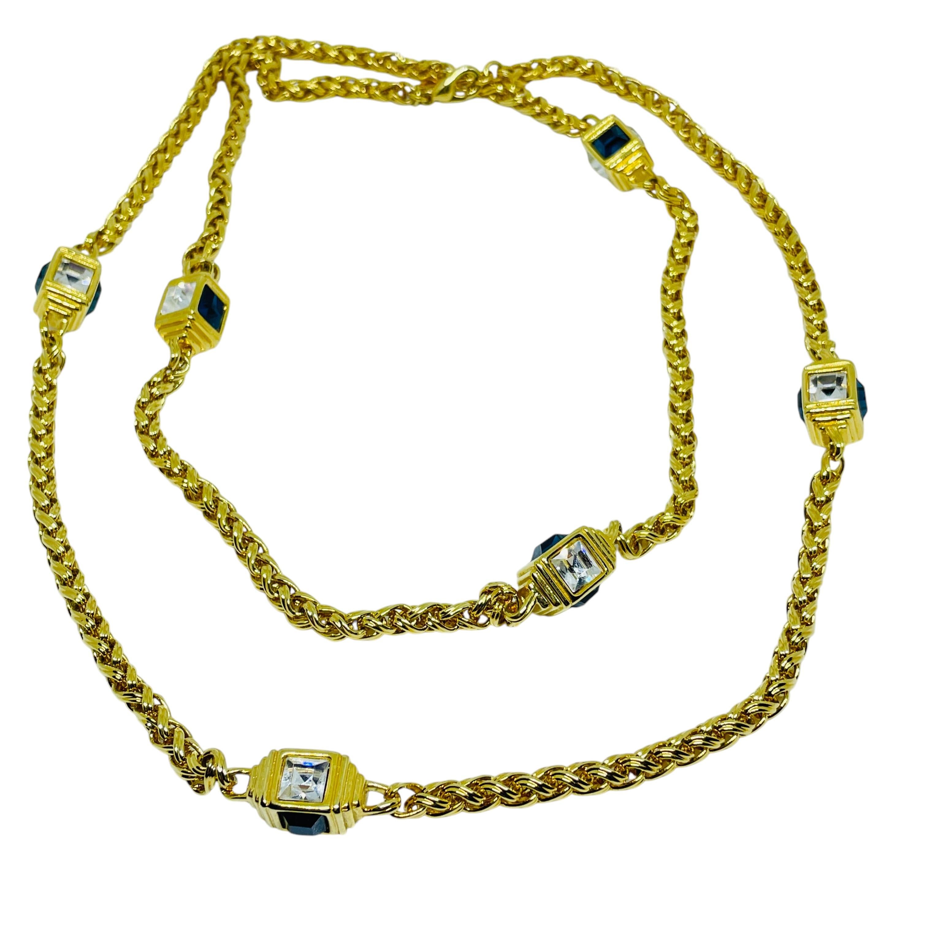 DETTAGLI

- firmato NOLAN MILLER

- placcato oro con cristalli  

- collana di design vintage 

MISURE

-

CONDIZIONE

- ottime condizioni vintage con minimi segni di usura

Sku 50

❤️❤️ GIOIELLI VINTAGE DI DESIGN ❤️❤️

❤️❤️ ALEXANDER'S BOUTIQUE ❤️❤️