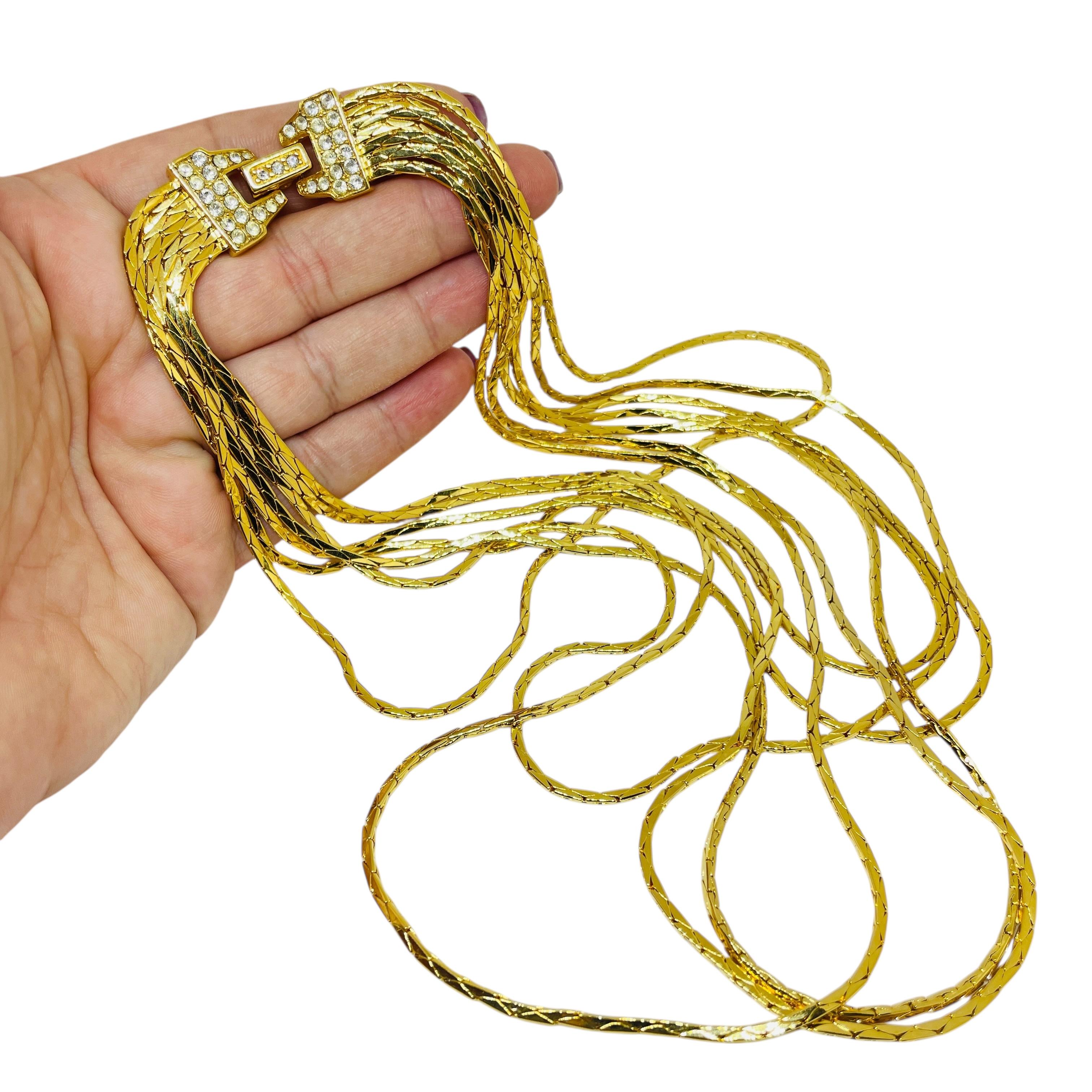 DETALLES

- firmado NOLAN MILLER

- chapado en oro con cristales

- collar vintage de diseño
 
MEDIDAS  

- CONDICIÓN

-  muy buen estado vintage con mínimos signos de desgaste 

 Código 56

❤️❤️   JOYAS VINTAGE DE DISEÑO   ❤️❤️

❤️❤️  BOUTIQUE DE