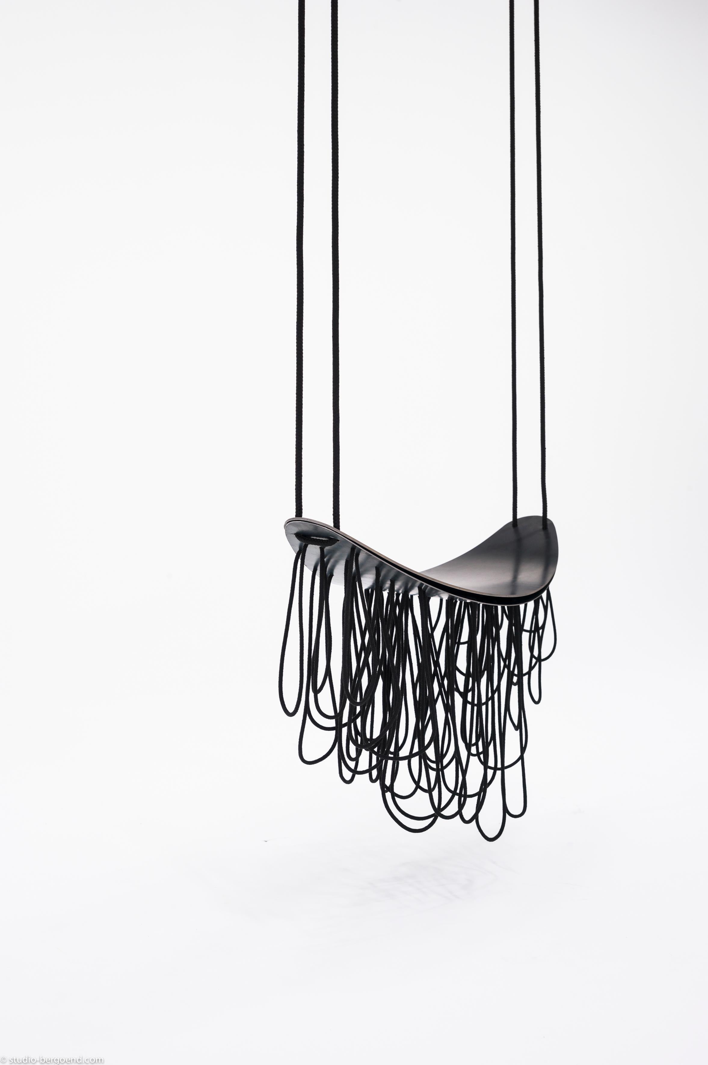 Hänge-Swing-Skulptur von Isola Design (Französisch) im Angebot
