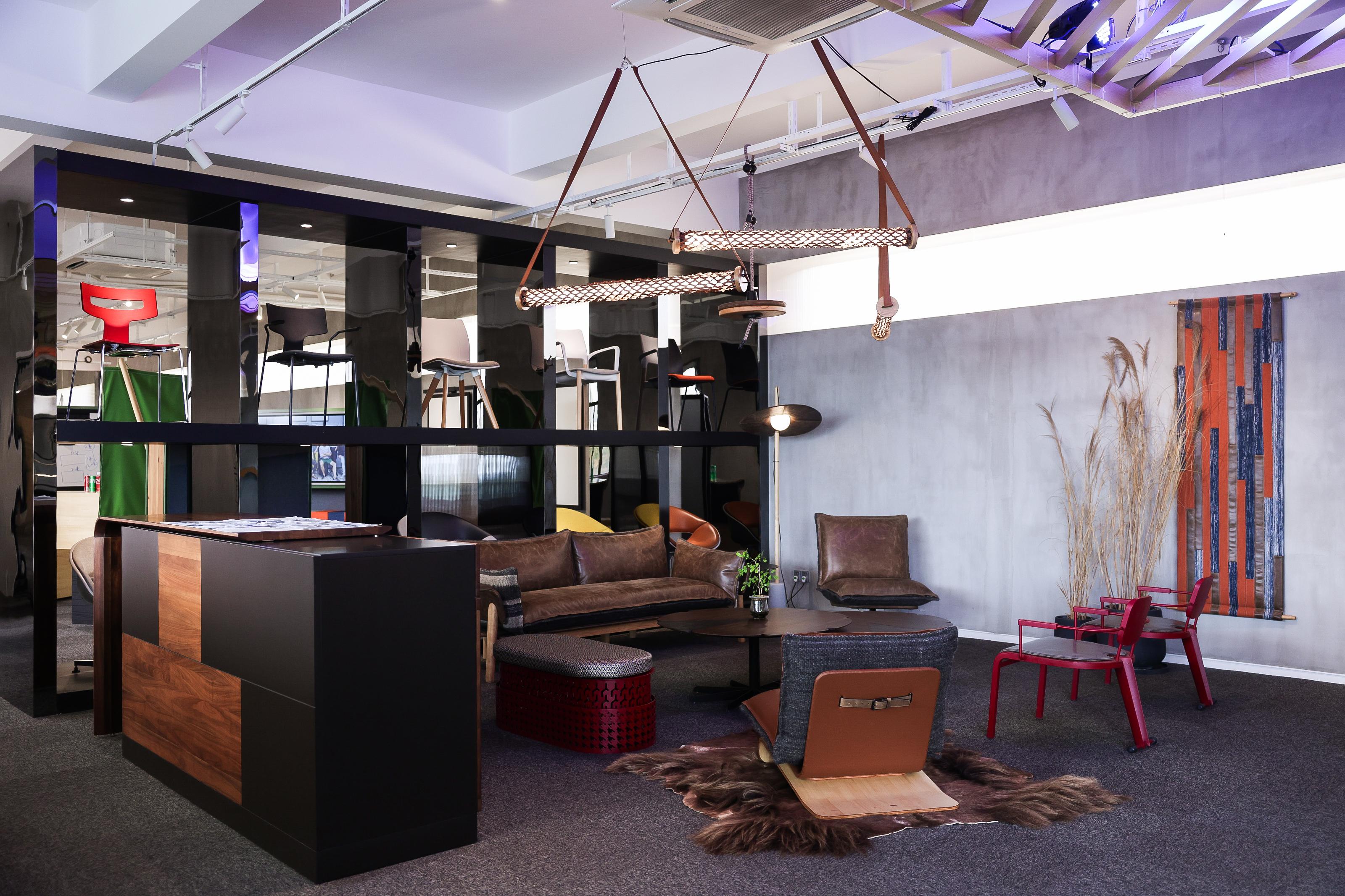 Lampe Nomad Drumroll en cuir de yak - KVN x Matsu Nomadic Series by Joeri Reynaert en vente 2