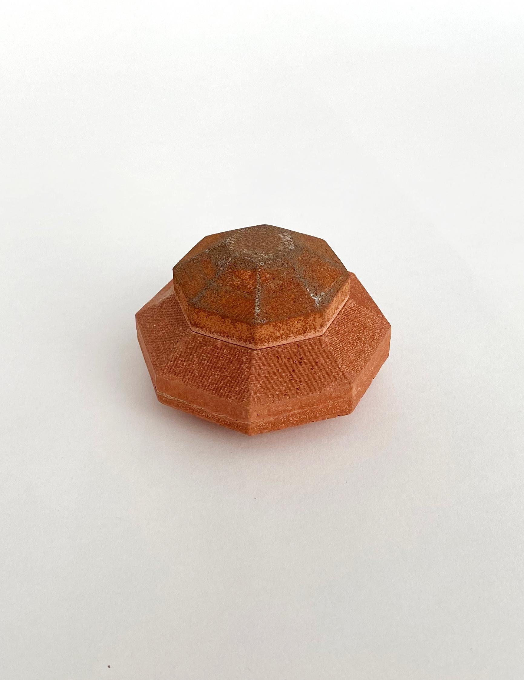 Nomad Jar Disco by Gilles & Cecilie
Unique
Dimensions: H 4,5 x W 7,5 cm
Material: terracotta with iron

Gilles and Cecilie Studio created the Nomad Jar Family to explore drawing in three dimensions. The series of objects that can stand alone or