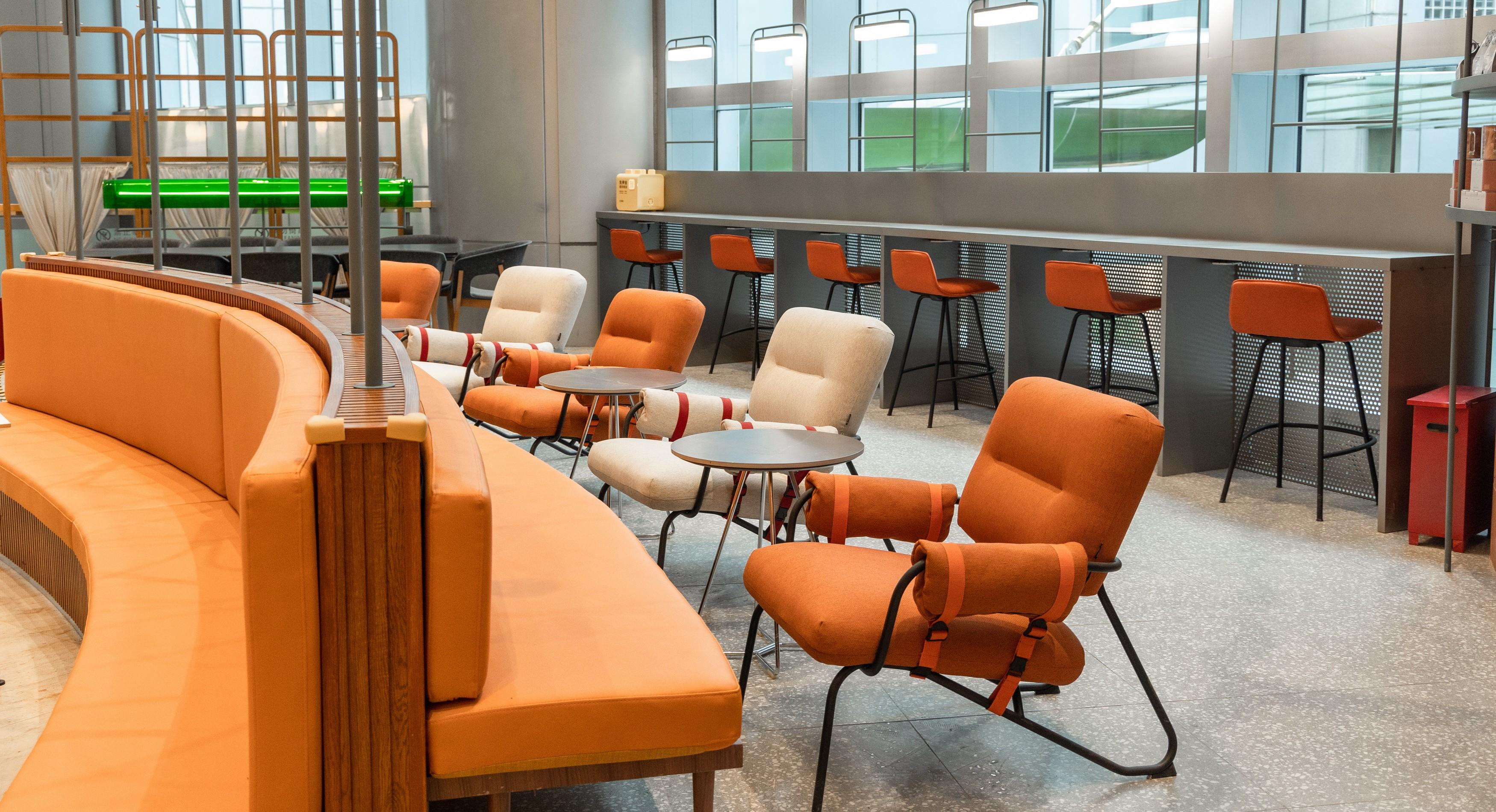 The Link Lounge Chair by KVN x Matsu is a masterpiece of modern furniture design, seamlessly blending functionality, comfort, and refined aesthetics. This contemporary lounge chair features braided binding straps that add a distinctive, artisanal