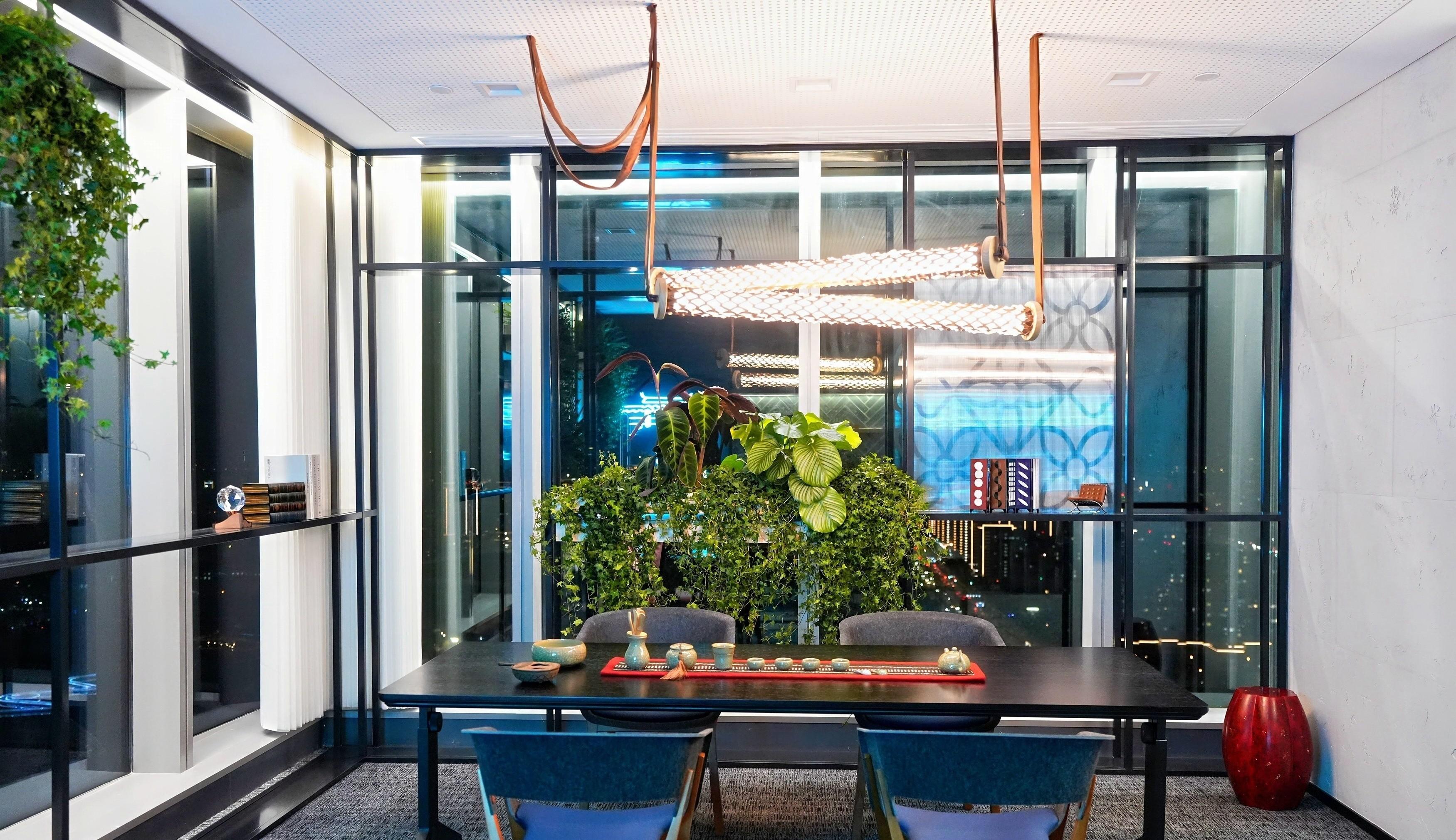 Contemporary Nomad Mesh Lamp in Yak Leather  KVN x Matsu Nomadic Series by Joeri Reynaert For Sale