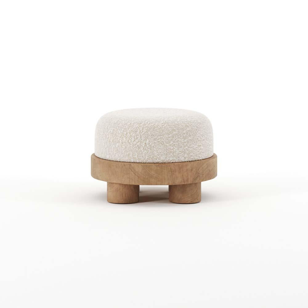 French designed stool in oak and natural fabric
This comfortable nomad stool in oak wood and fabric reminds the Art Deco influence of its designer Emmanuelle Simon with its round and angular curves. The comfortable fabric allied to the solid clear