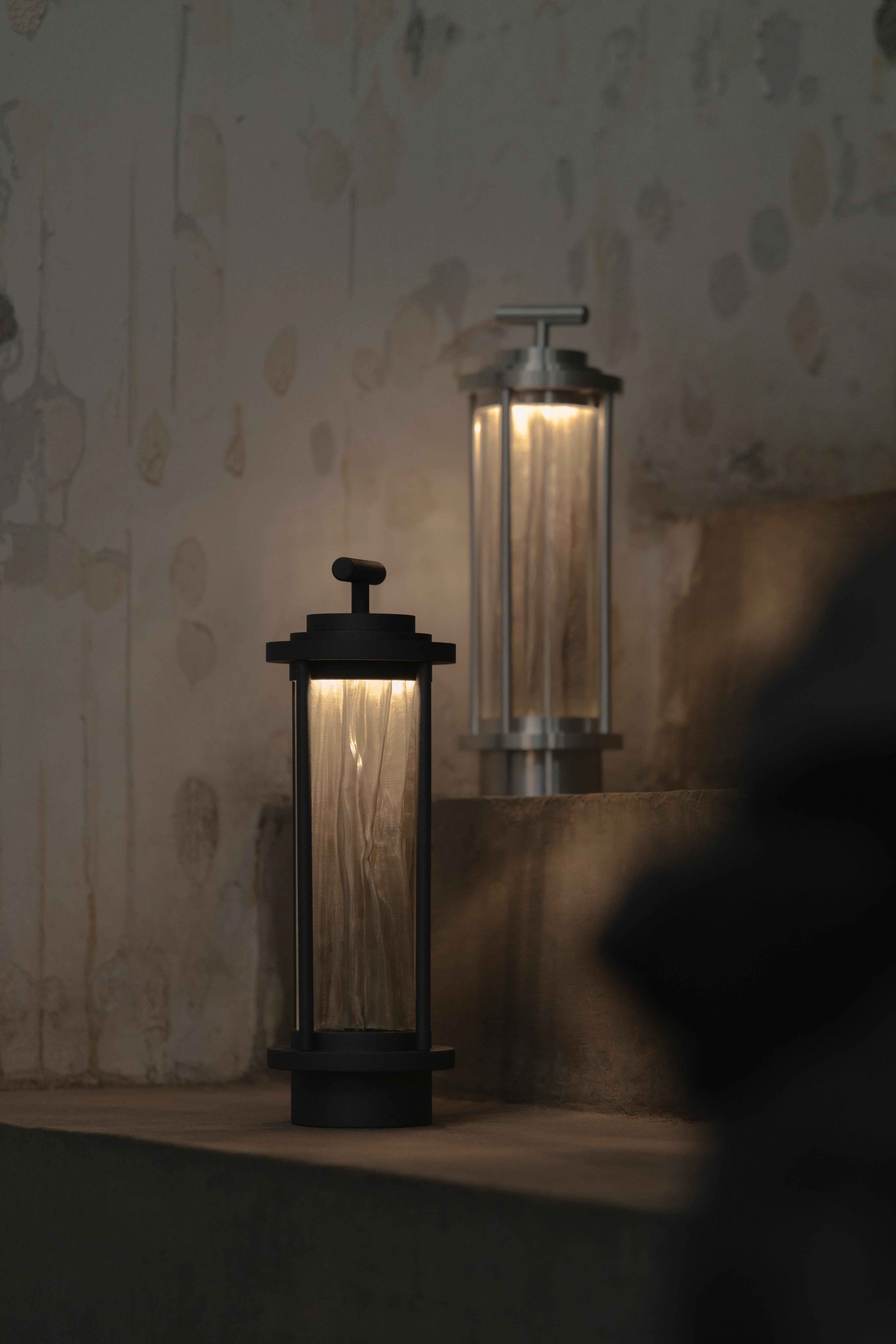 Nòmada Portable & Rechargeable Table Light with Steel Mesh by Nuumbra In New Condition For Sale In Geneve, CH