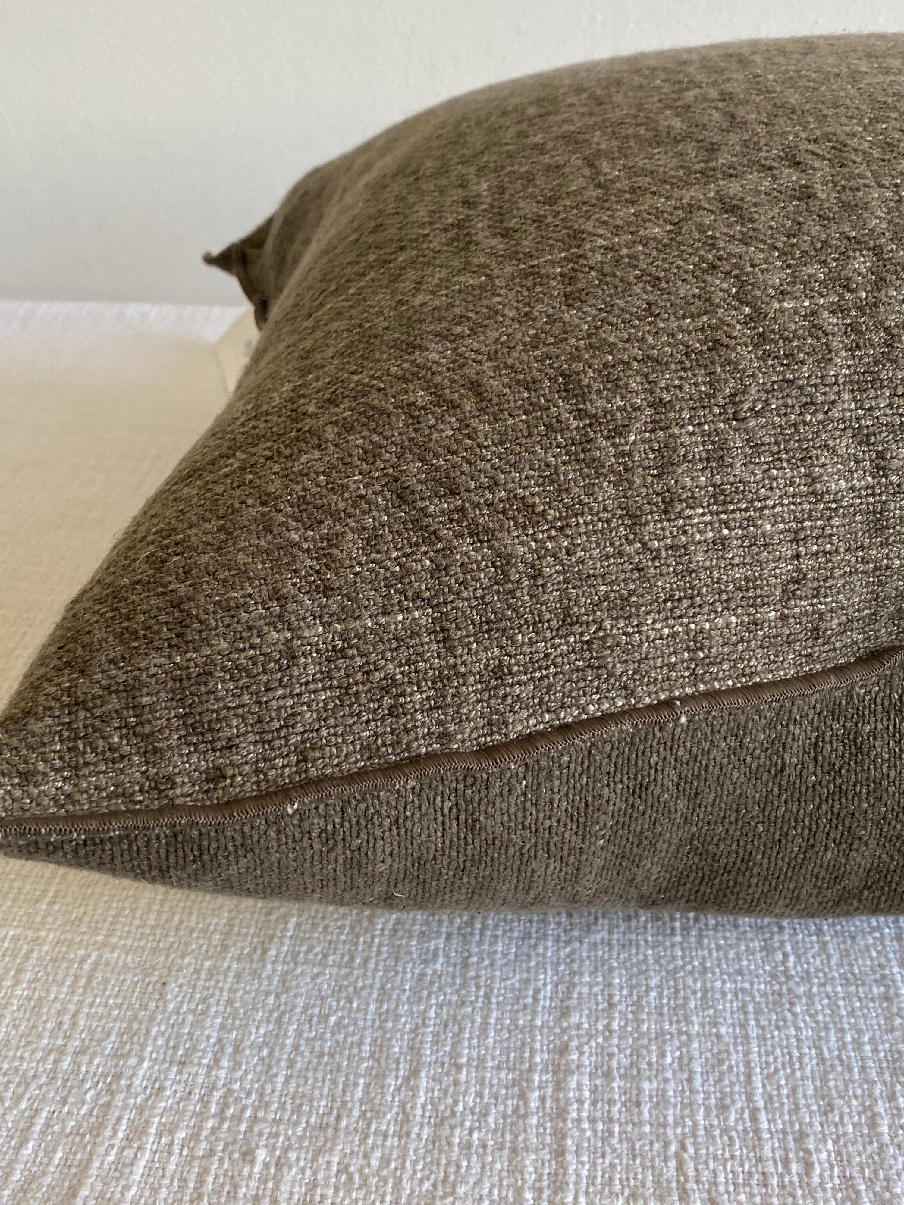 Contemporary Nomade French Linen Accent Pillow For Sale
