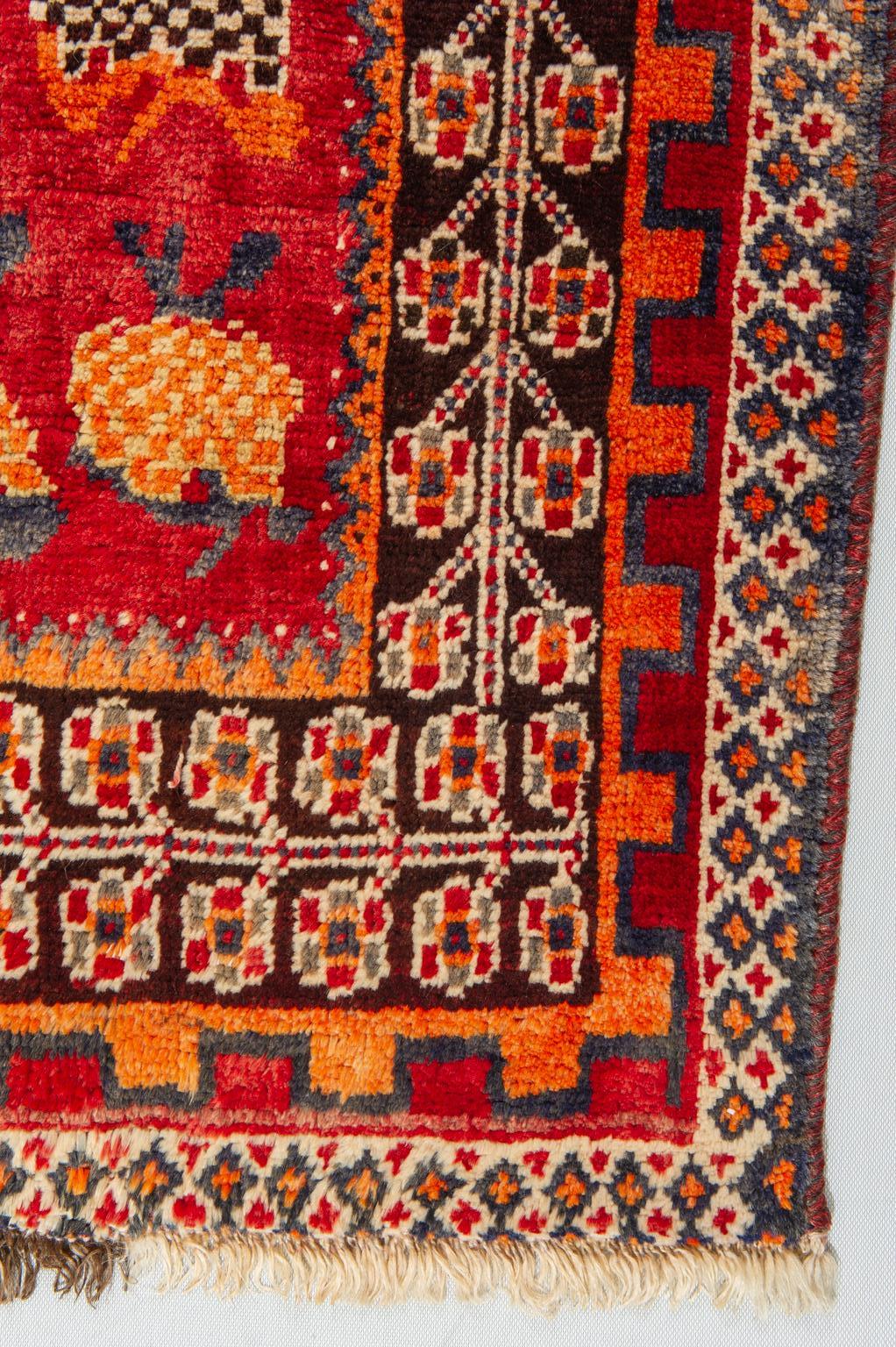 Nomadenischer Kurdestan-Teppich oder Teppich (20. Jahrhundert) im Angebot