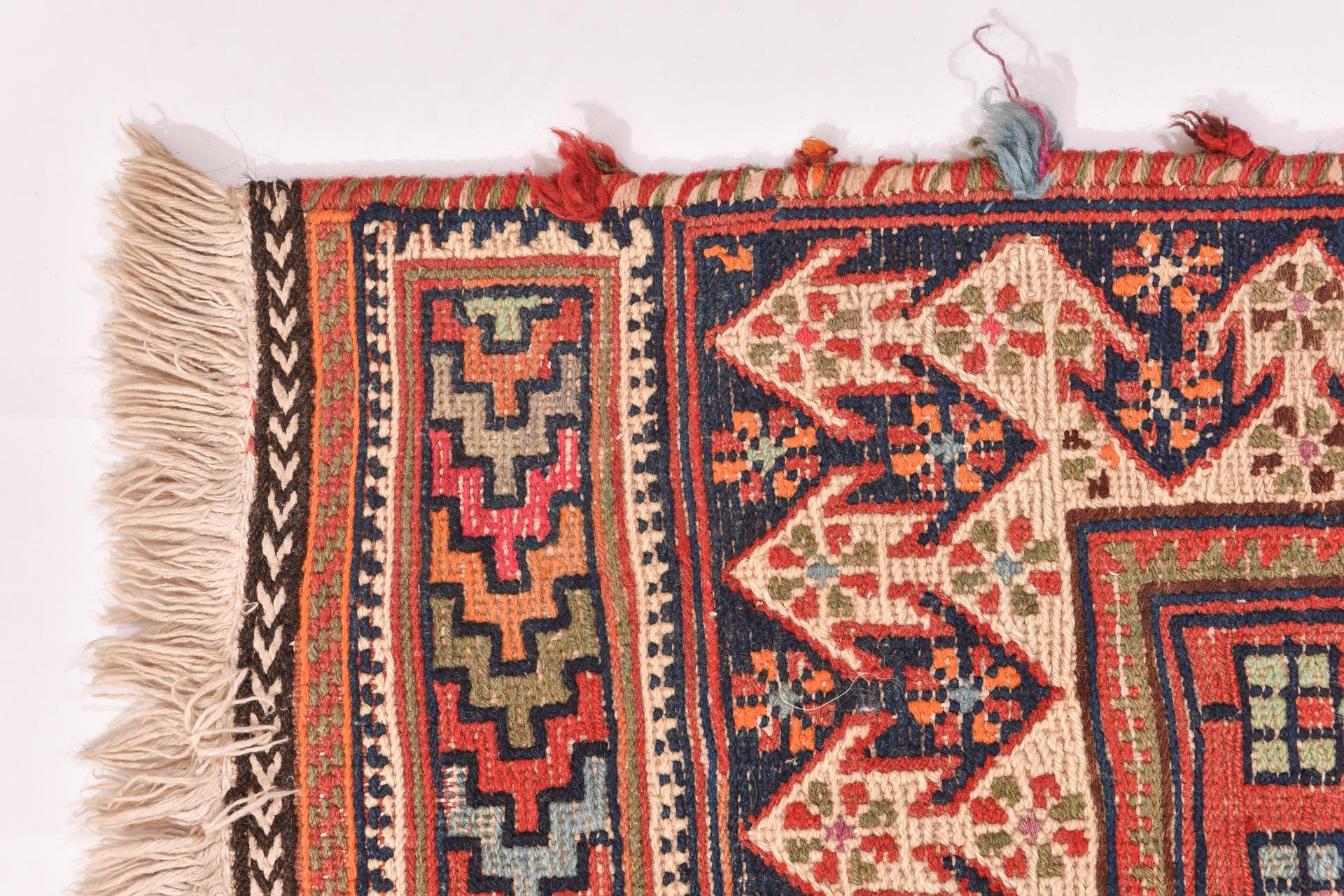 Nomadenischer kleiner Teppich (20. Jahrhundert) im Angebot