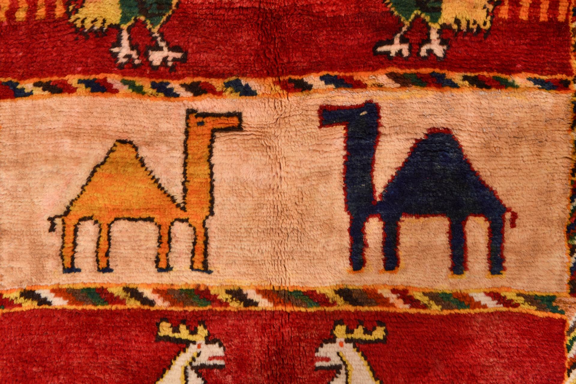 Nomadic Rug with Camels and Roosters from My Private Collection In Excellent Condition For Sale In Alessandria, Piemonte