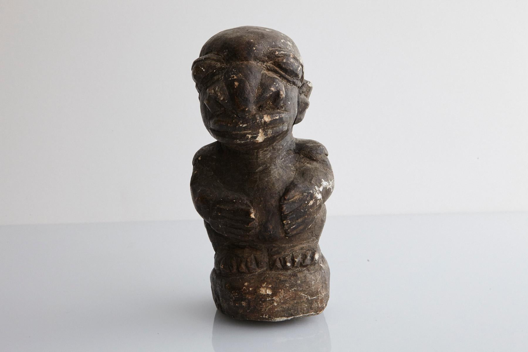 Tribal Nomoli - Figurine en pierre sculptée, peuple Kissi, Sierra Leone, XIXe siècle en vente
