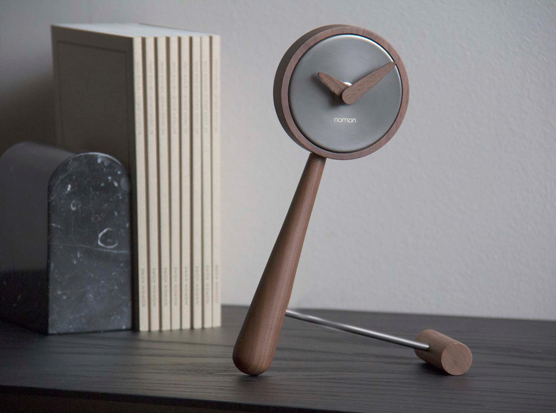 Moderne Mini table Puntero Nomon  Horloge d'André Martinez en vente