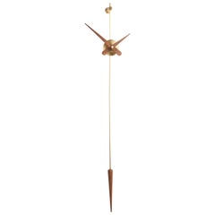Nomon Punto y Coma  Wanduhr von Jose Maria Reina
