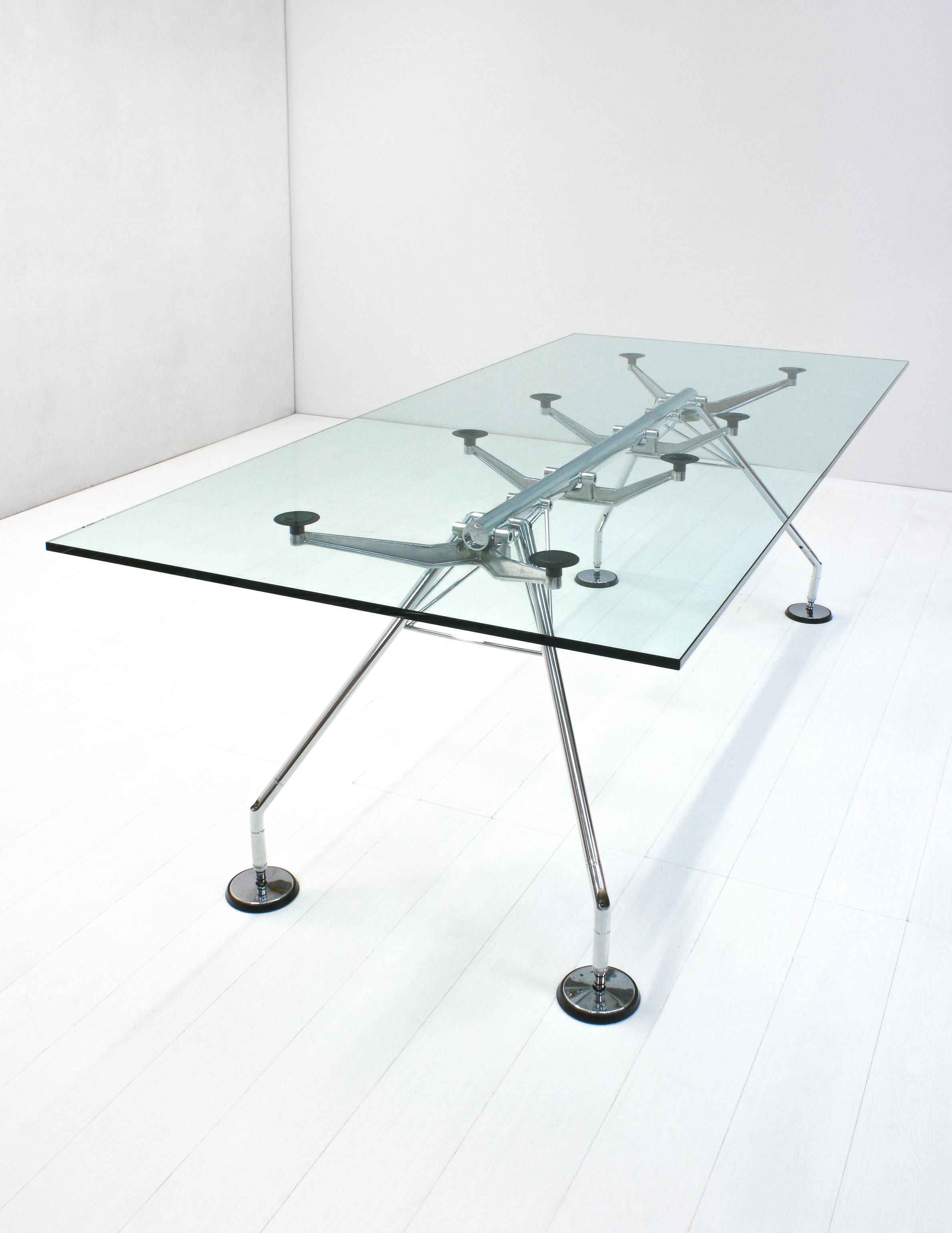 Nomos Dining Table by Norman Foster for Tecno, 1980s In Good Condition In Izegem, VWV