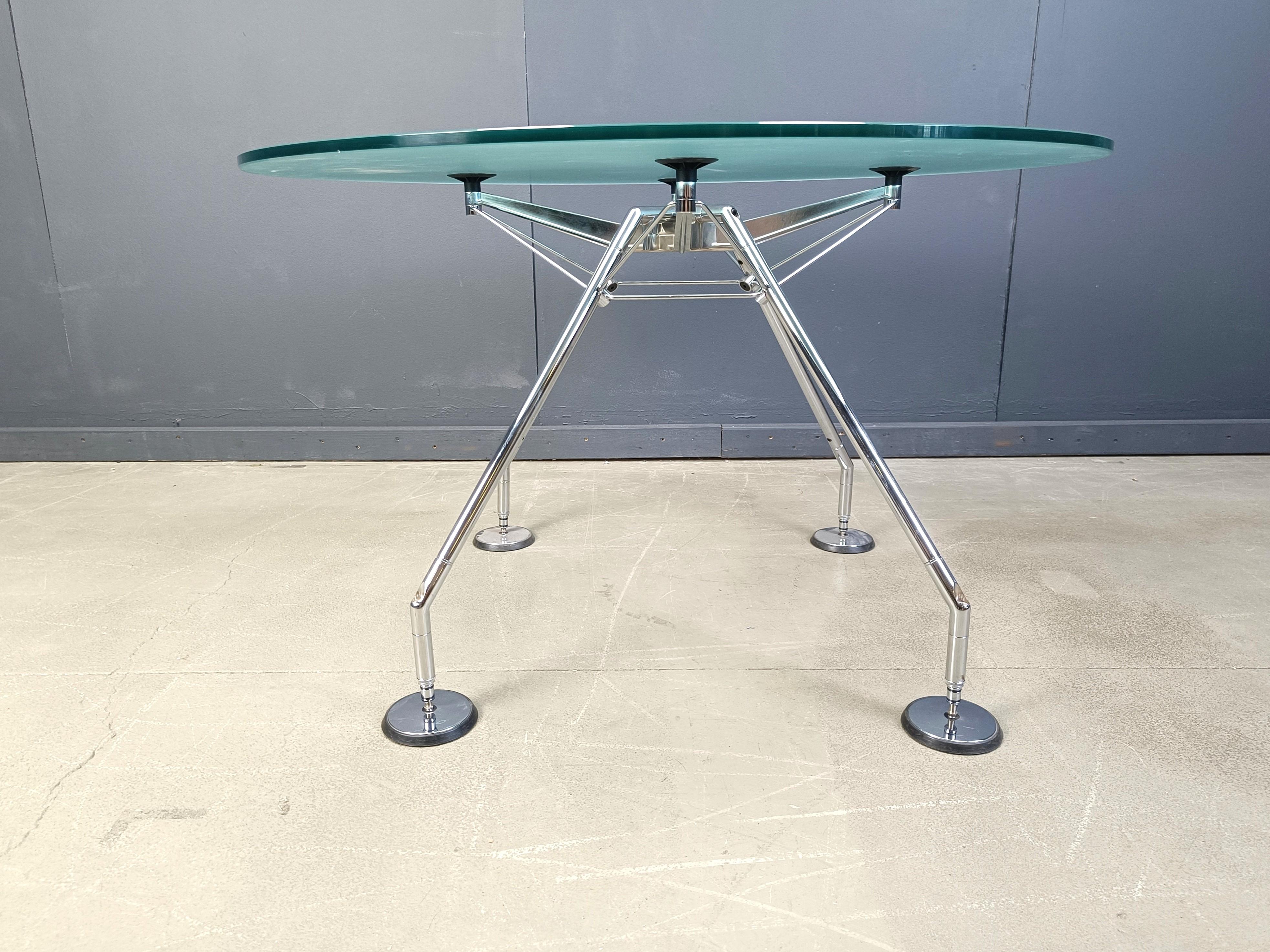 Nomos Dining Table by Norman Foster for Tecno, 1990s For Sale 3