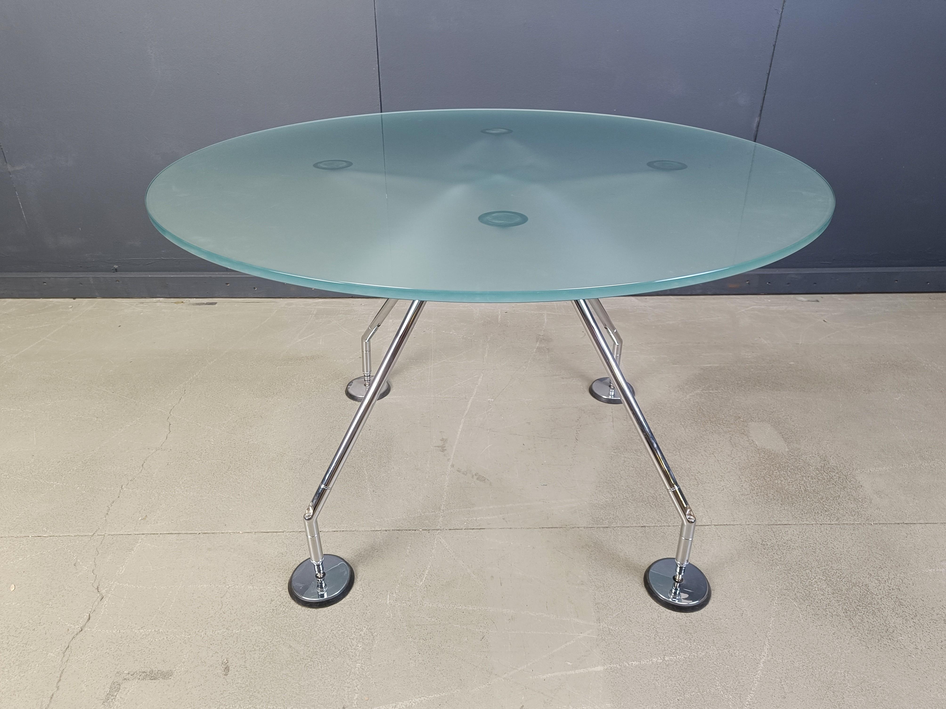 Nomos Dining Table by Norman Foster for Tecno, 1990s For Sale 4