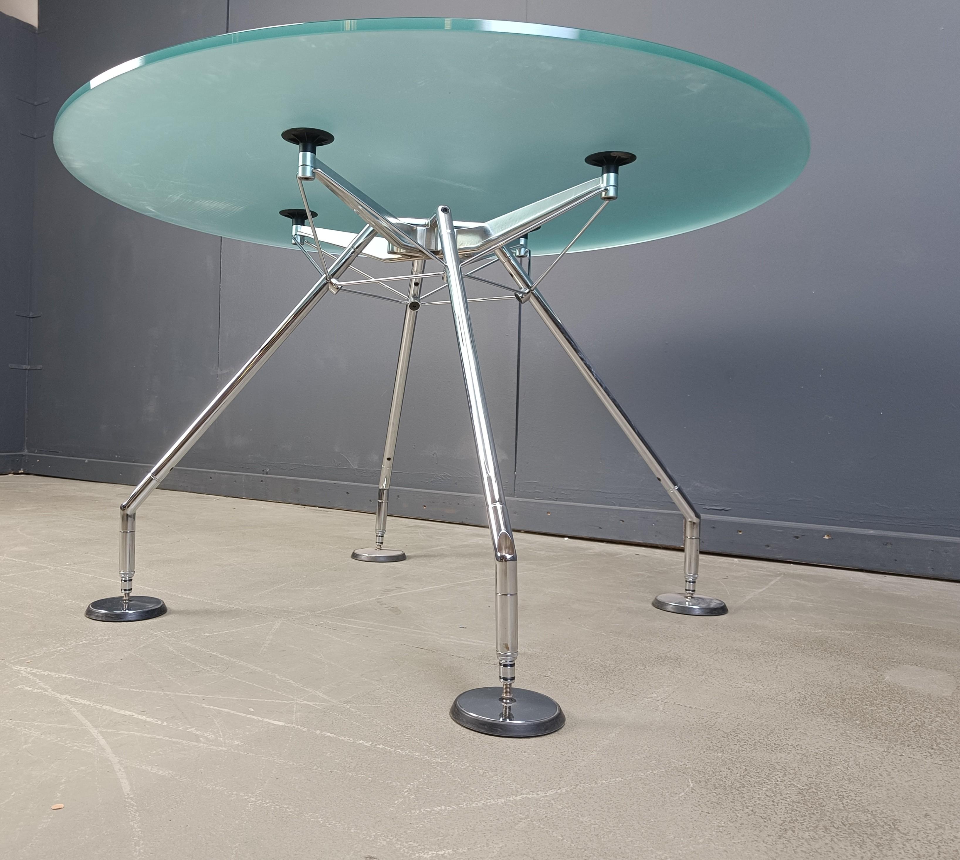 Post-Modern Nomos Dining Table by Norman Foster for Tecno, 1990s For Sale
