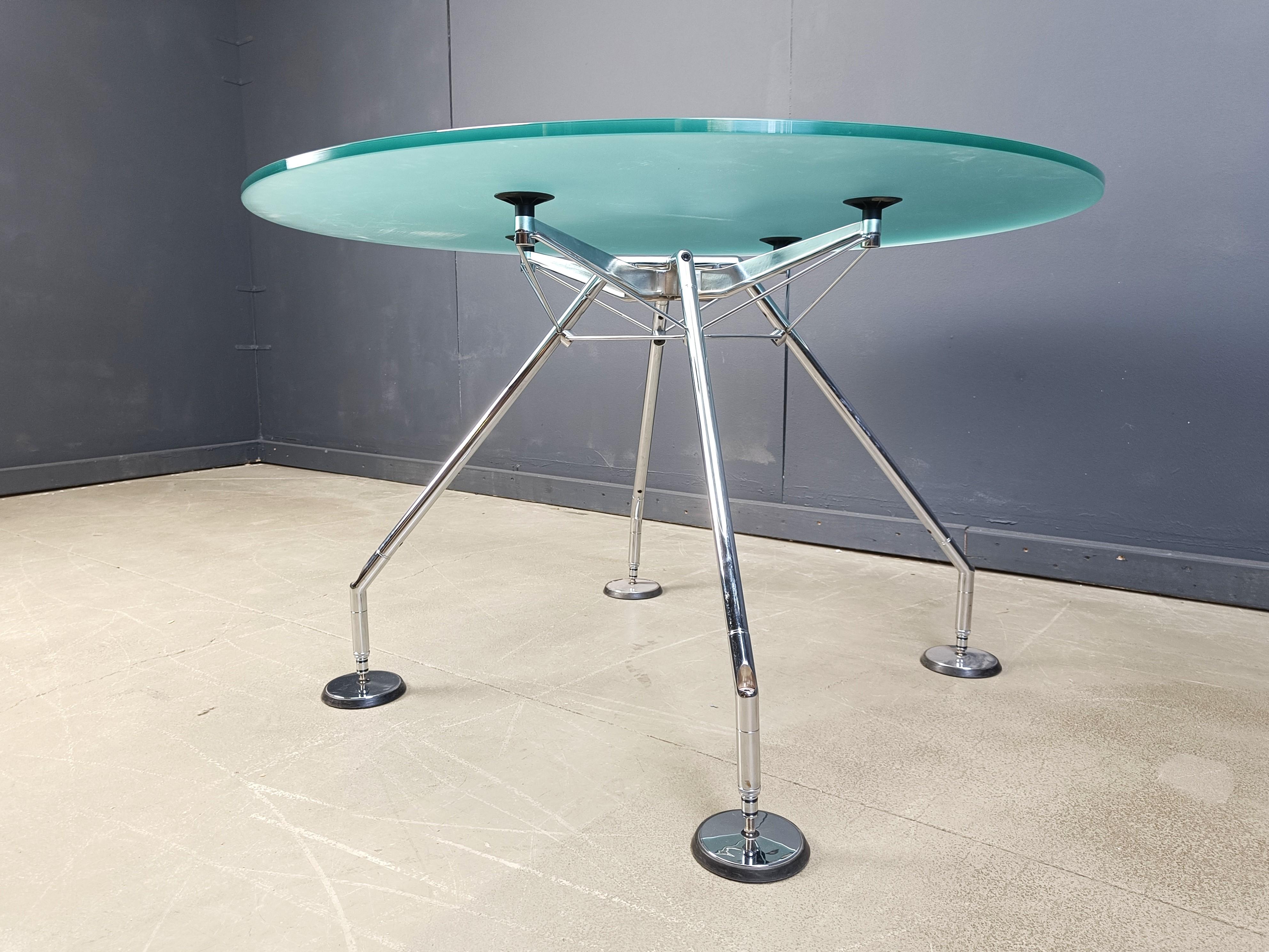 Italian Nomos Dining Table by Norman Foster for Tecno, 1990s For Sale