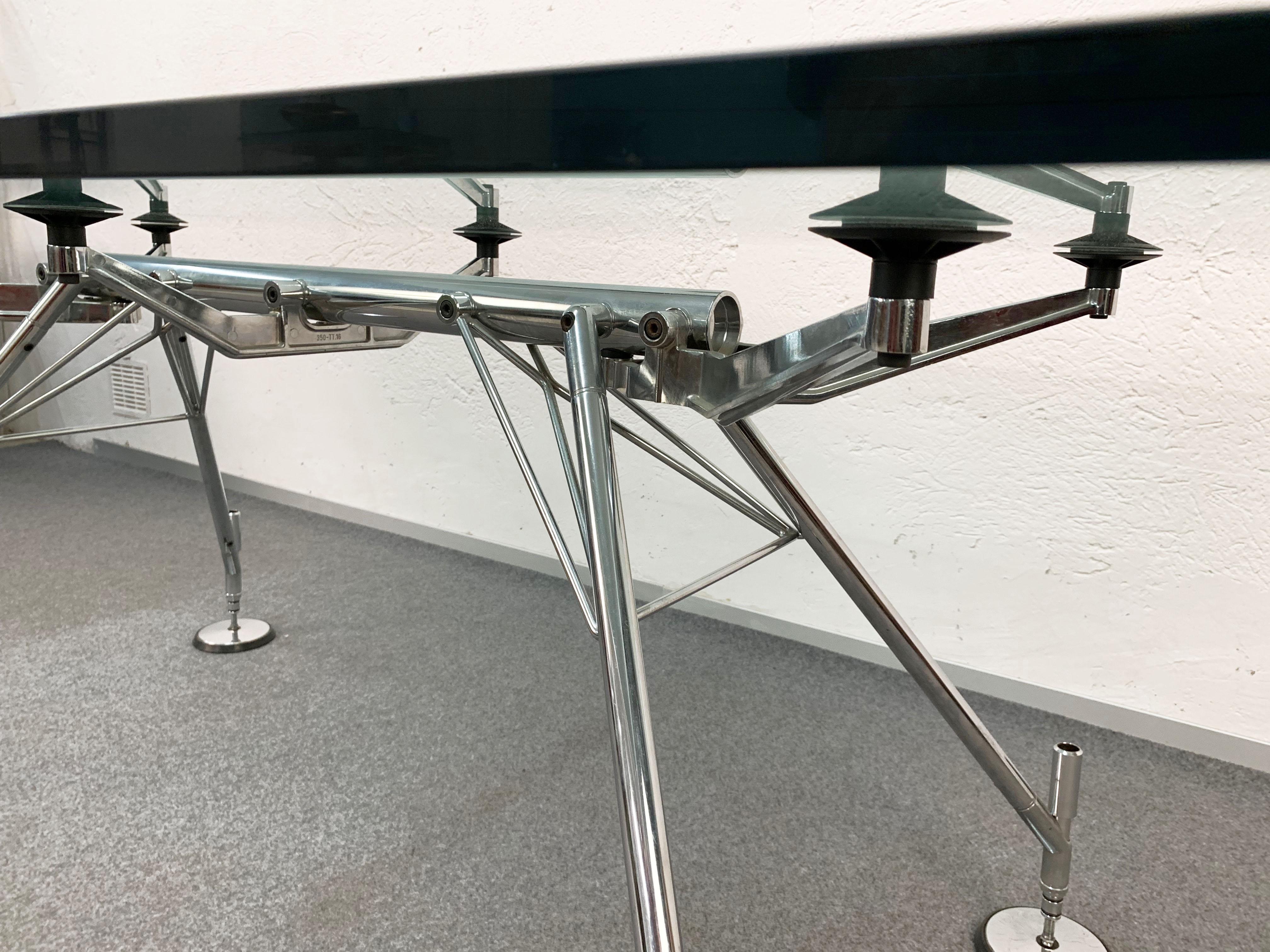 Nomos Table 1986 by Norman Foster for Tecno Italy 1980s Dining or Conference In Good Condition In Roma, IT