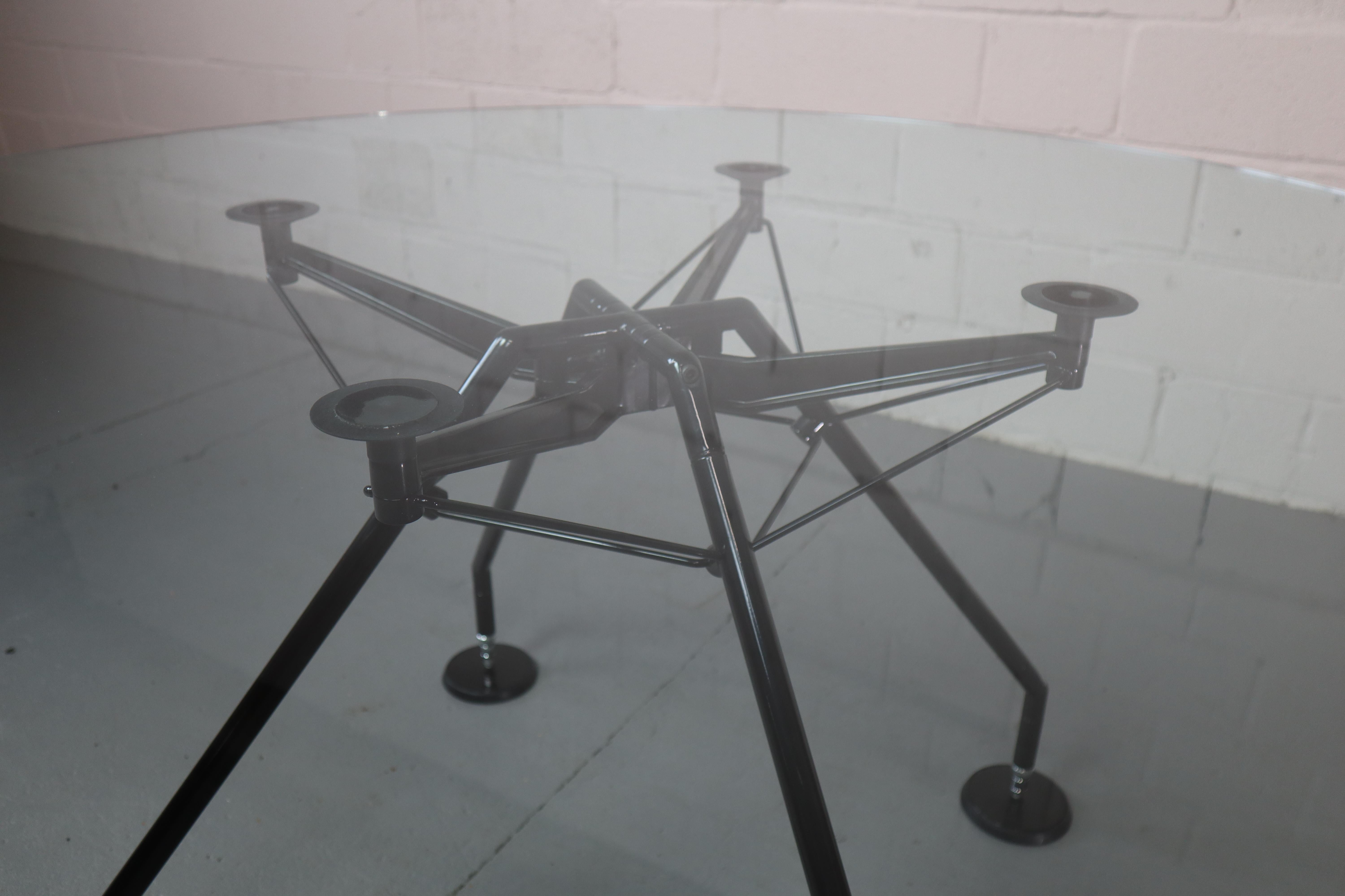 Italian Nomos table by Sir Norman Foster for Tecno, 1987 For Sale