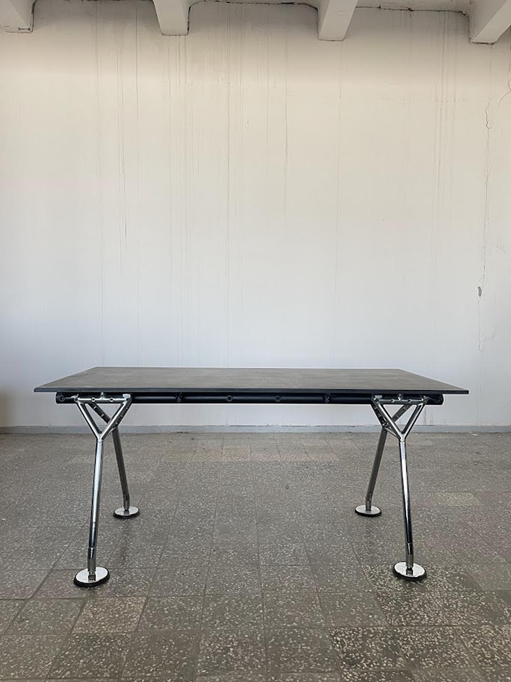 Moderno Tavolo Nomos di Sir Norman Foster per Tecno, Italia anni '80 in vendita
