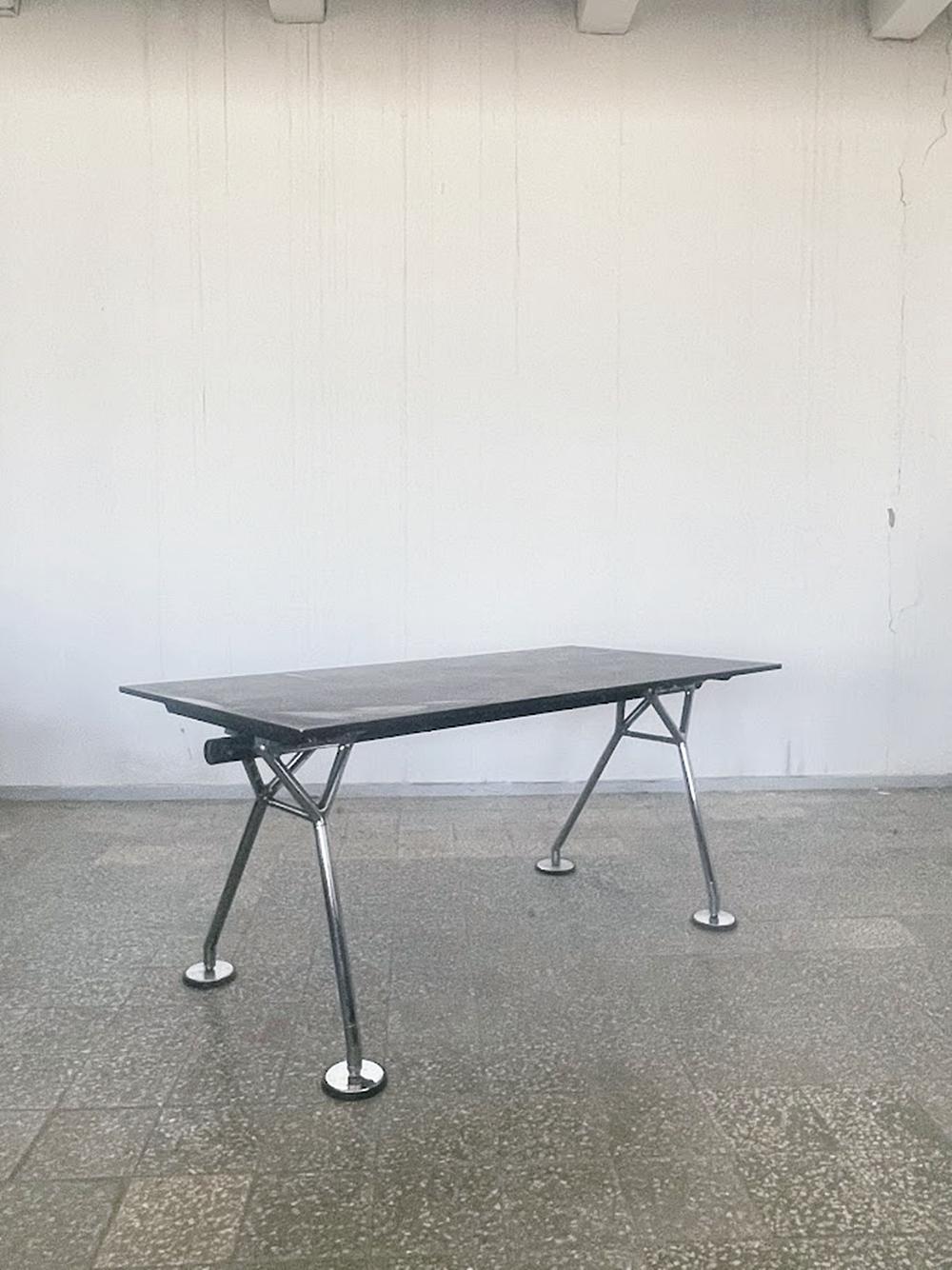 Italiano Tavolo Nomos di Sir Norman Foster per Tecno, Italia anni '80 in vendita