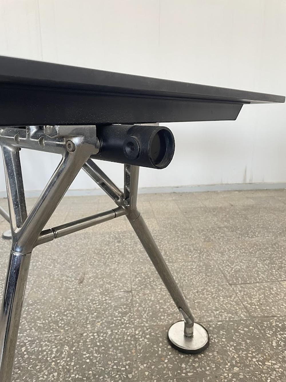 Fine XX secolo Tavolo Nomos di Sir Norman Foster per Tecno, Italia anni '80 in vendita