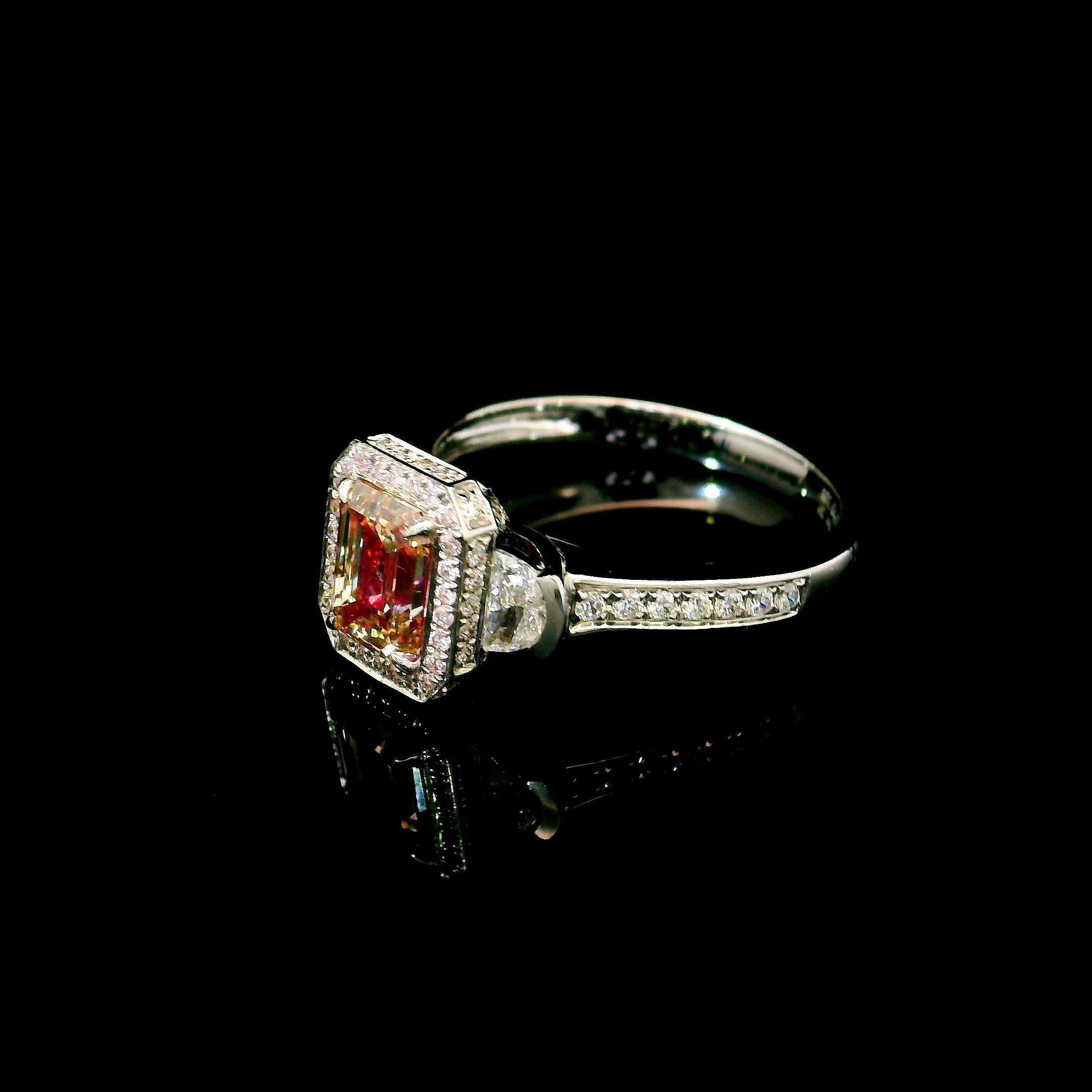 1.04 Carat Fancy Brownish Pink VS2 Clarity Diamond In New Condition For Sale In บางรัก, TH